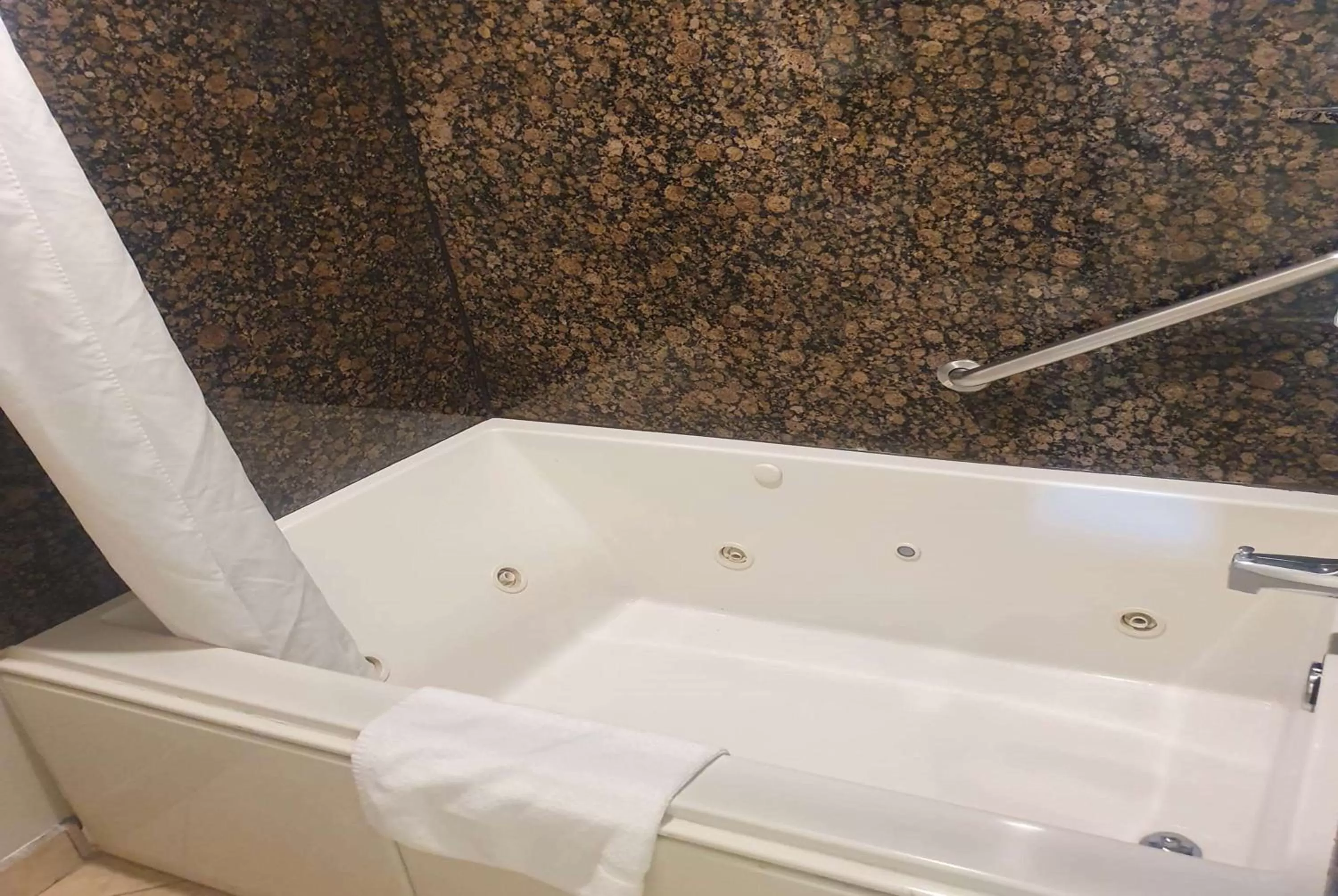 TV and multimedia in Super 8 by Wyndham Cypress Buena Park Area