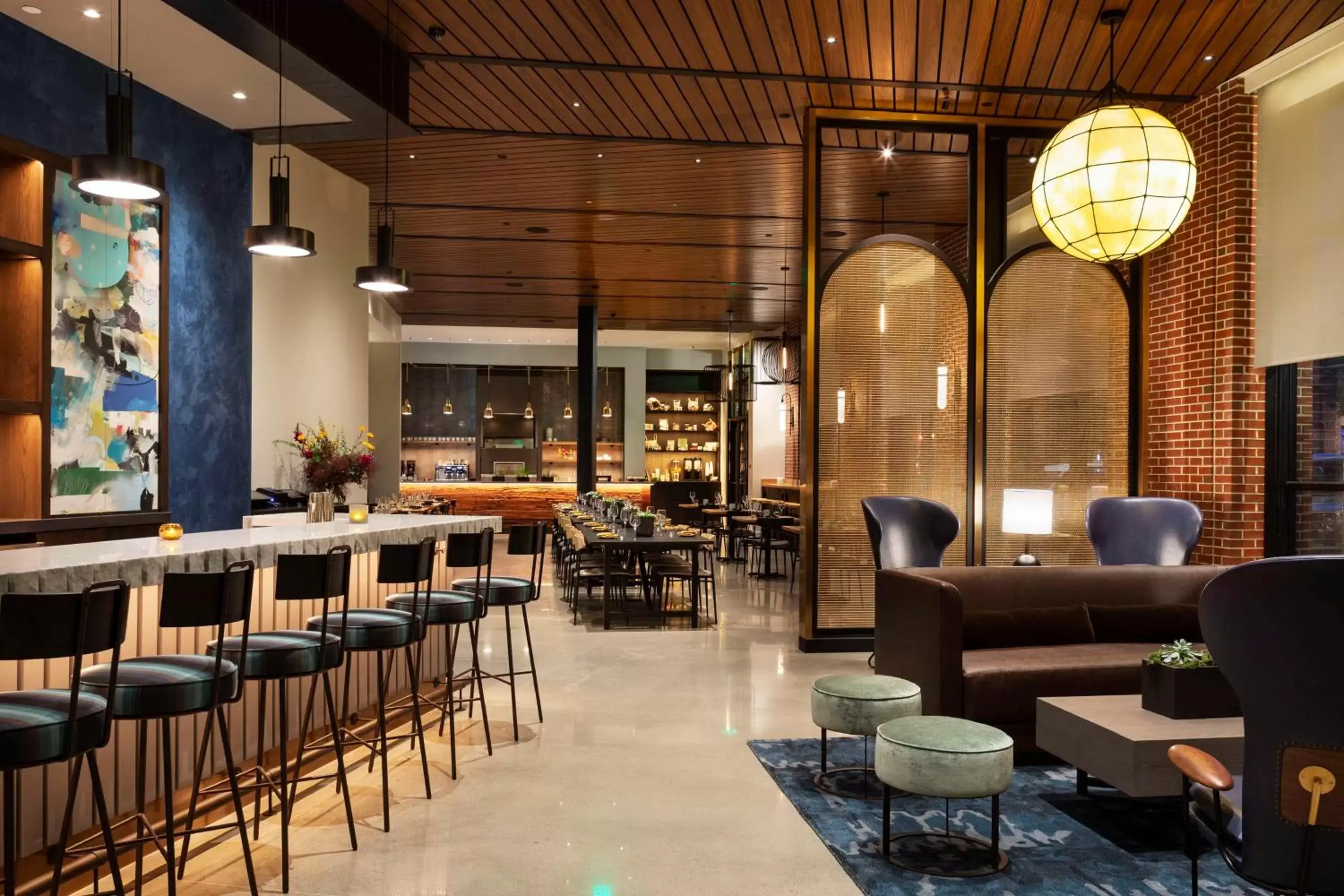 Lounge or bar, Restaurant/Places to Eat in Canopy By Hilton Portland Waterfront