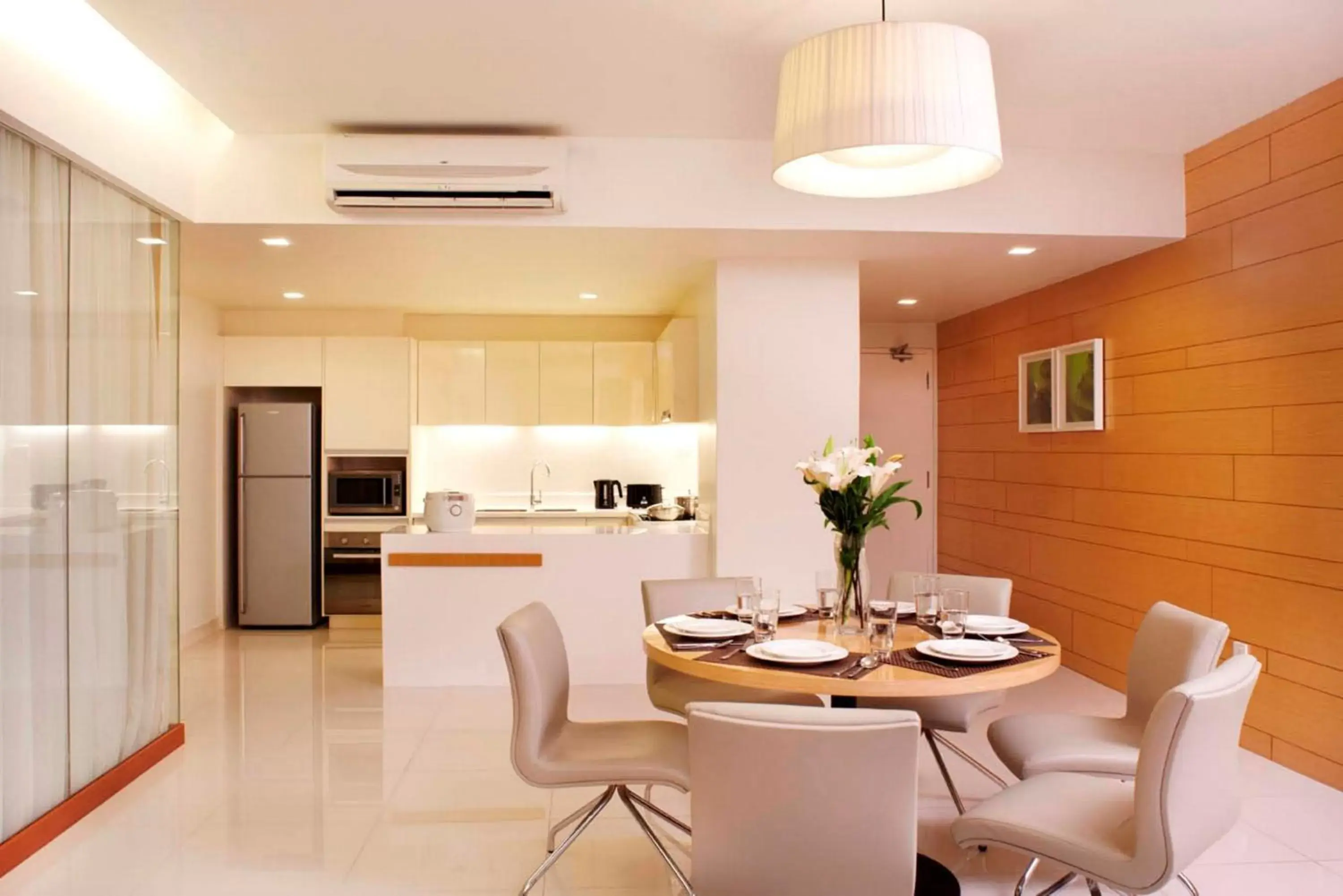 Kitchen or kitchenette, Dining Area in PARKROYAL Serviced Suites Kuala Lumpur