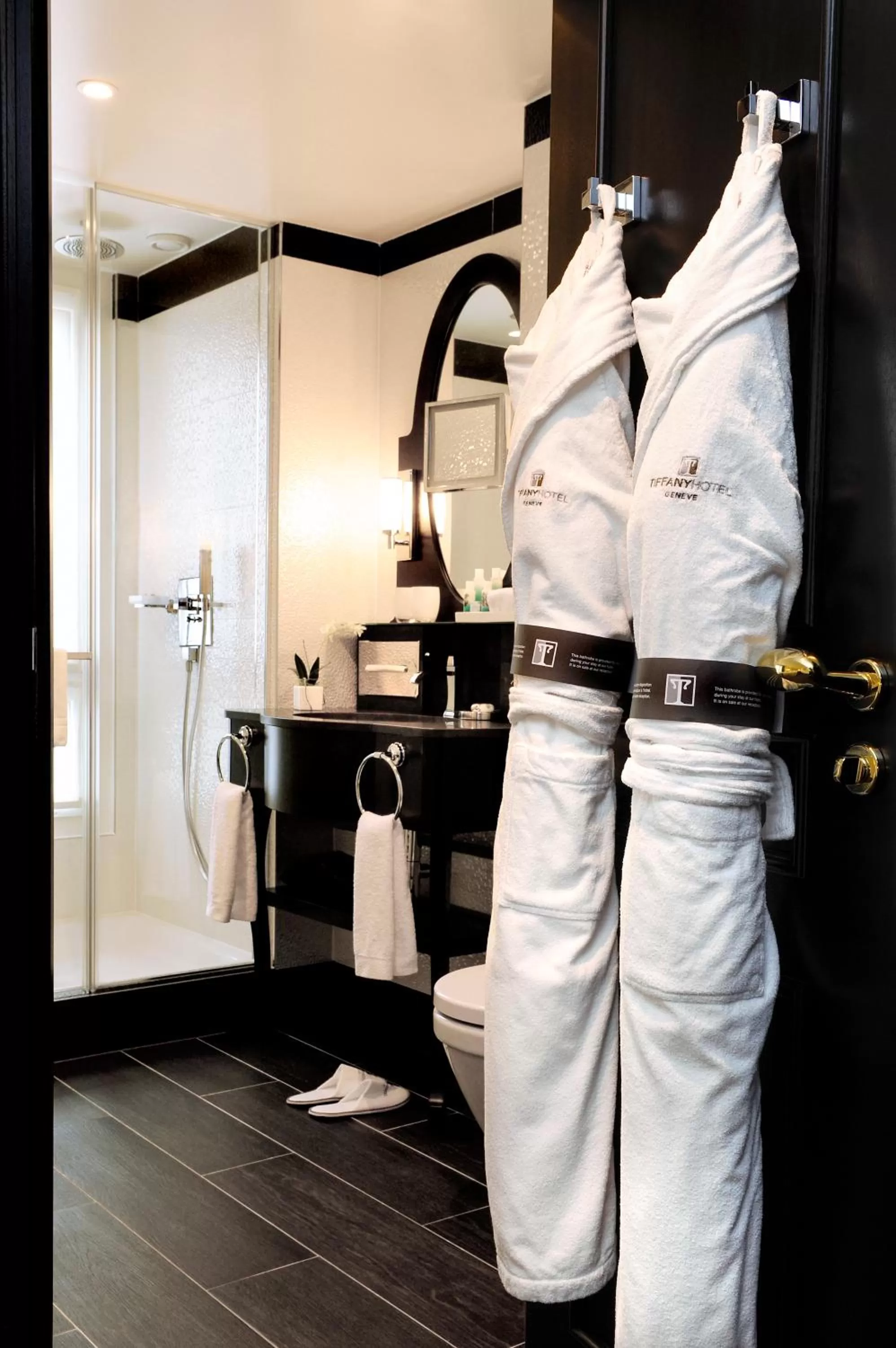 Bathroom in Hôtel Tiffany by Fassbind