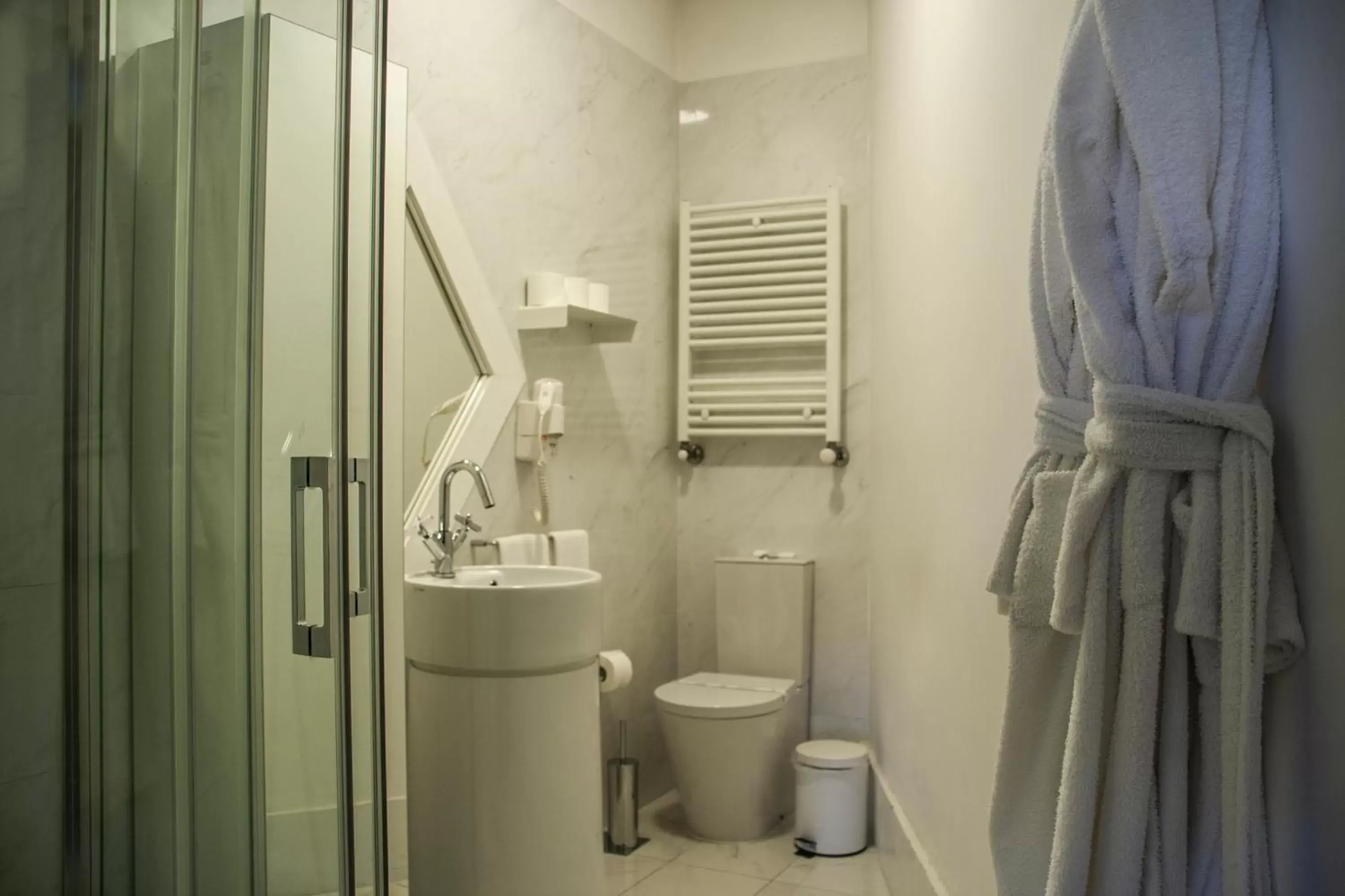 Toilet, Bathroom in Oporto Loft