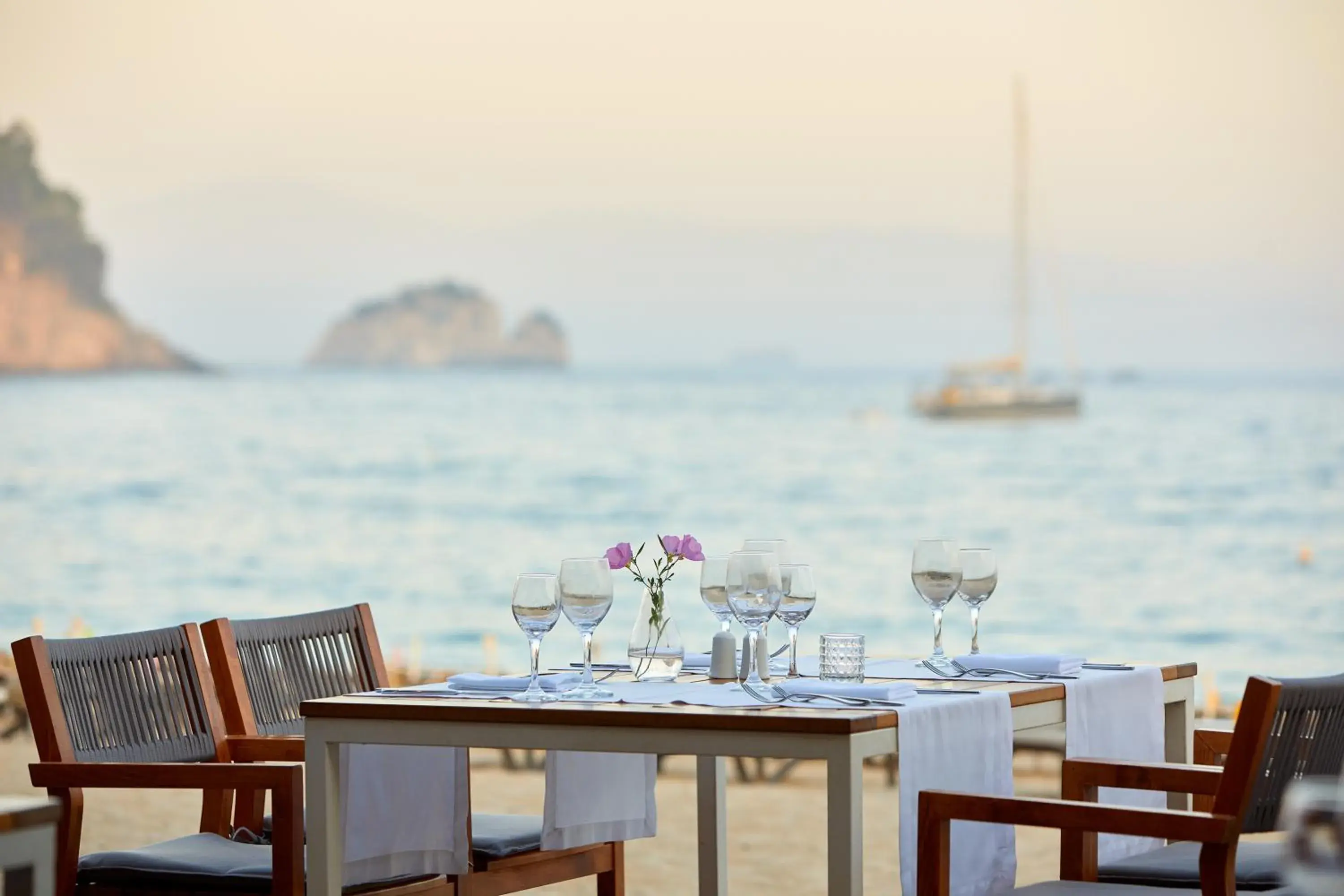 Restaurant/Places to Eat in Parga Beach Resort