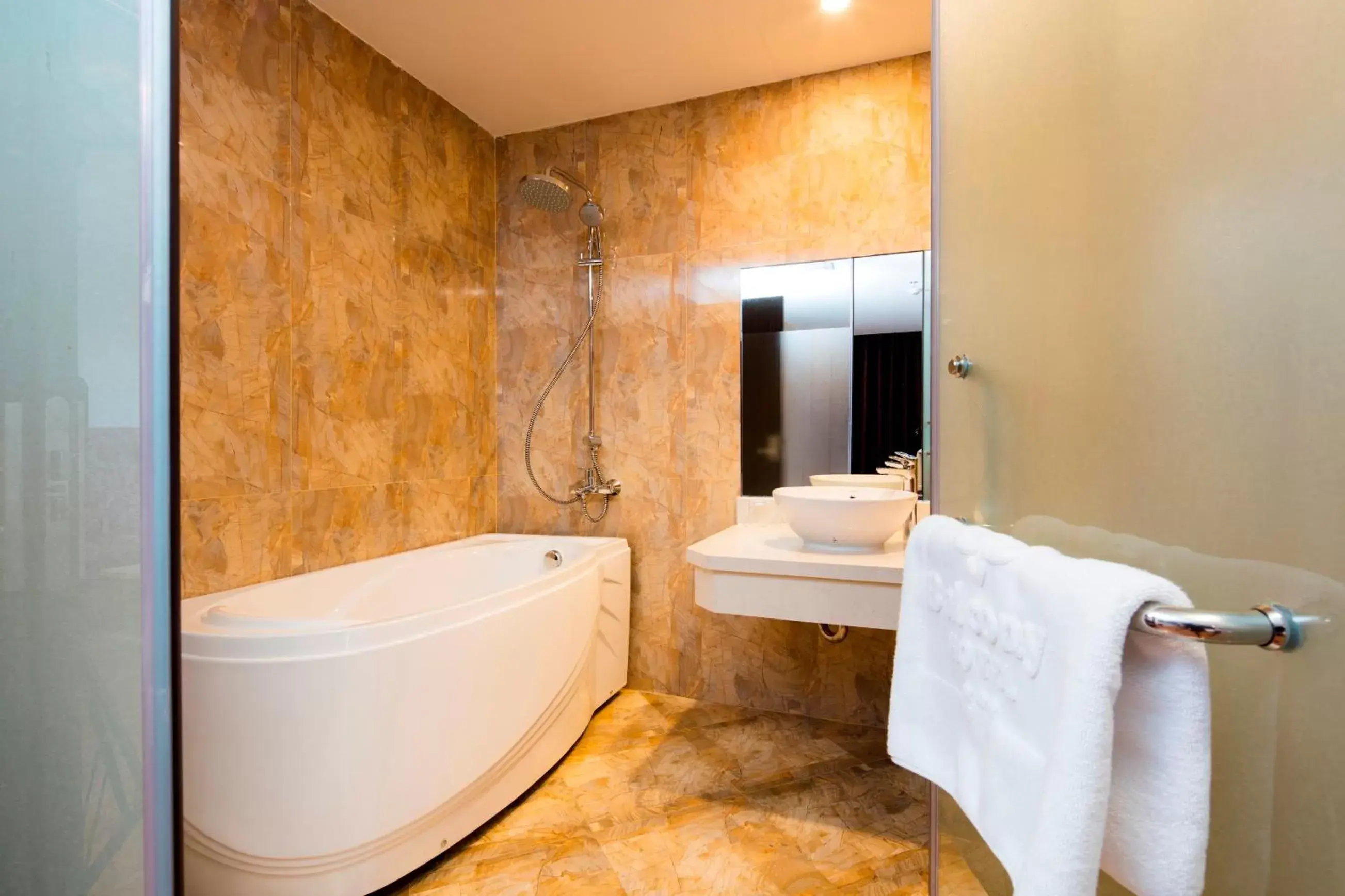 Bathroom in Balcony Nha Trang Hotel