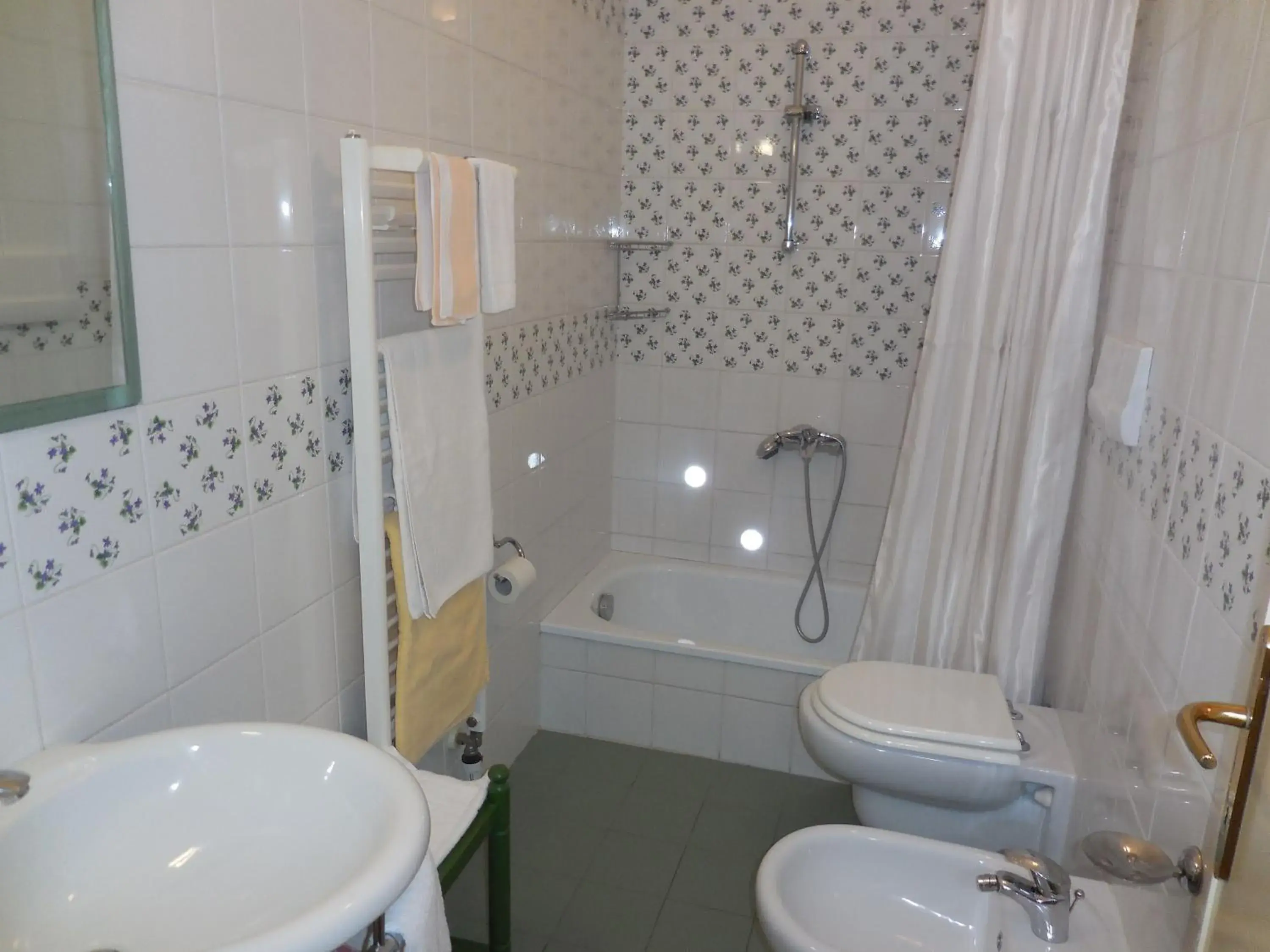 Bathroom in Hotel Lupori