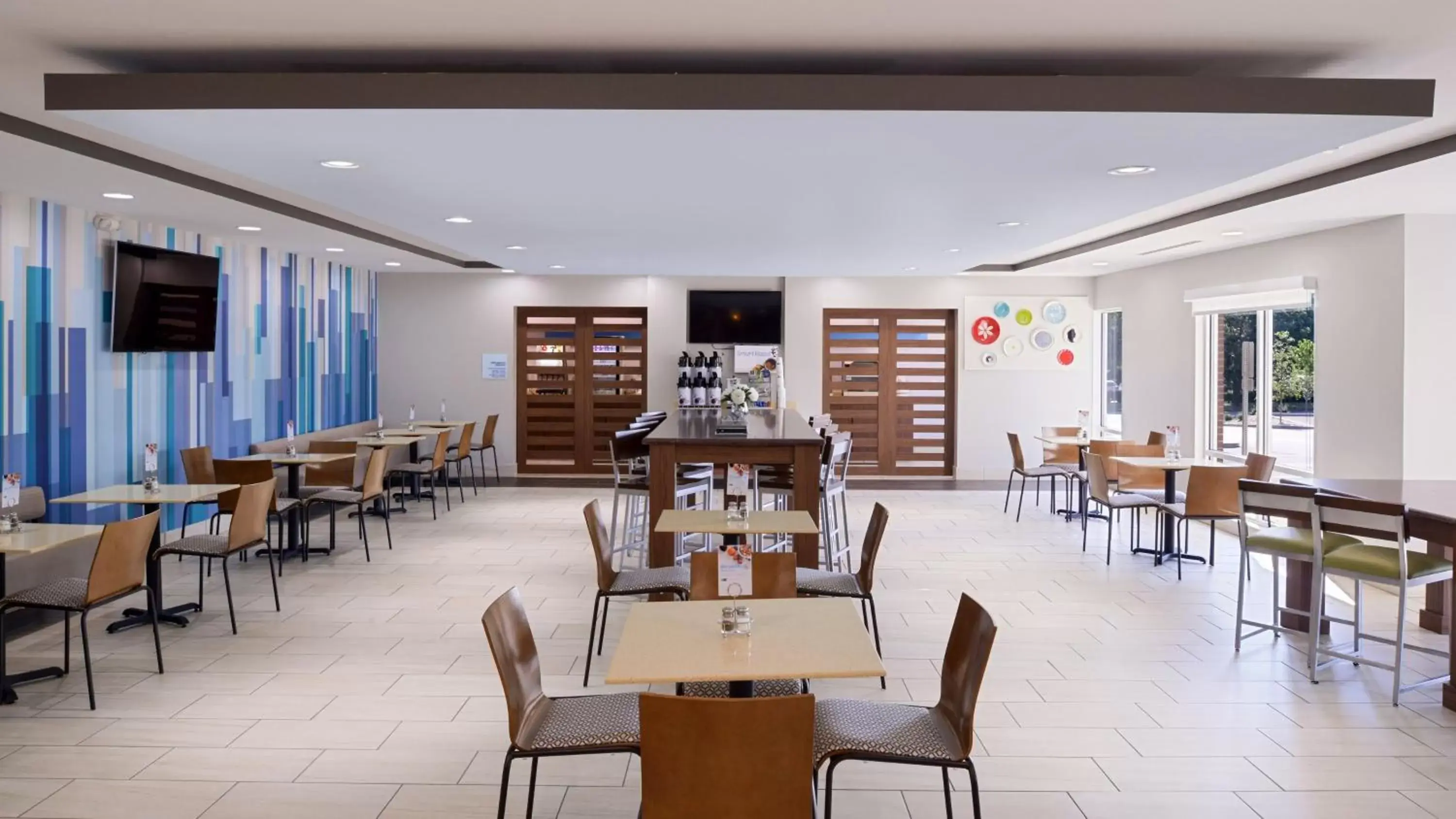 Lobby or reception, Restaurant/Places to Eat in Holiday Inn Express & Suites Lexington Midtown - I-75, an IHG Hotel
