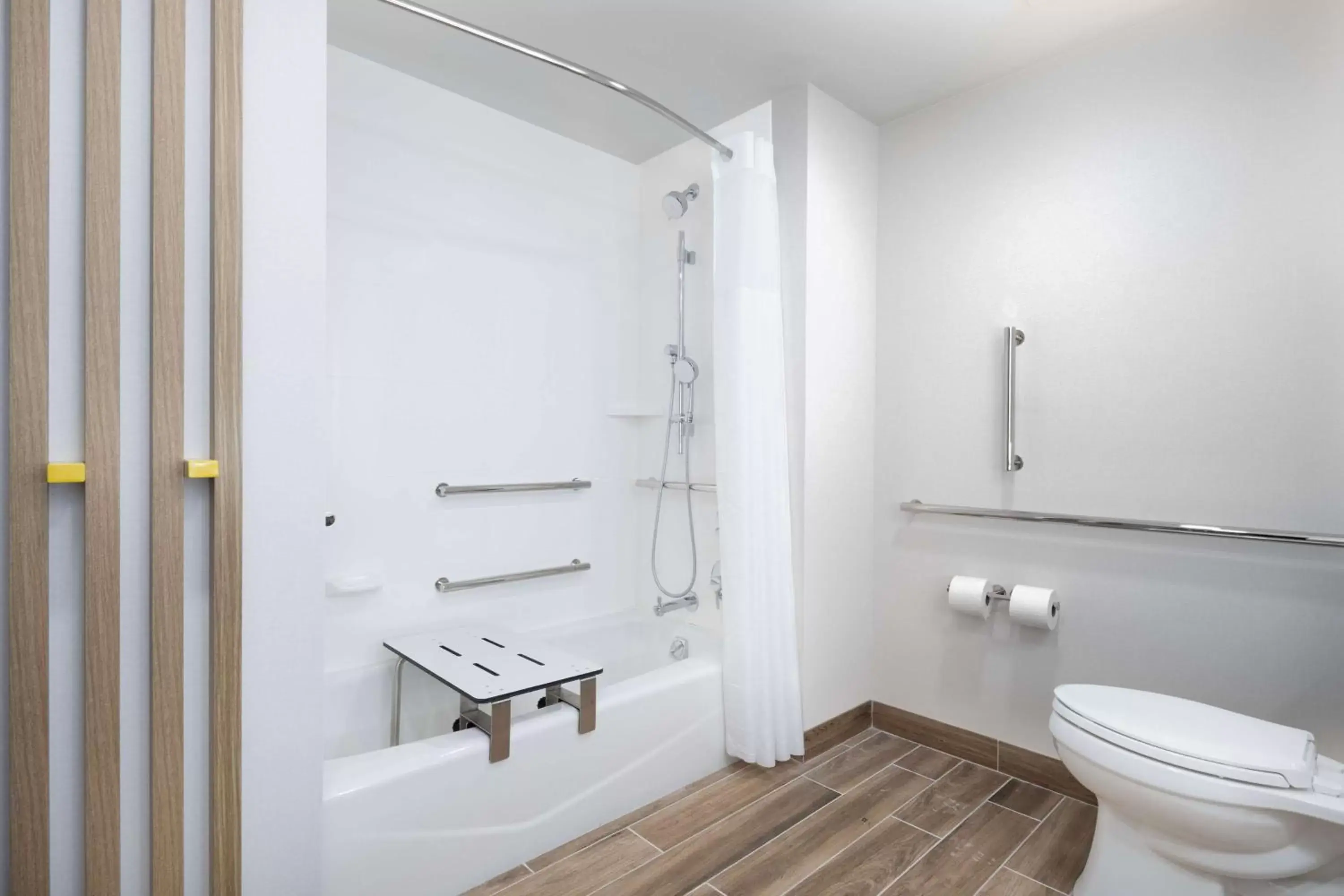 Bathroom in Hampton Inn by Hilton Verona at Turning Stone