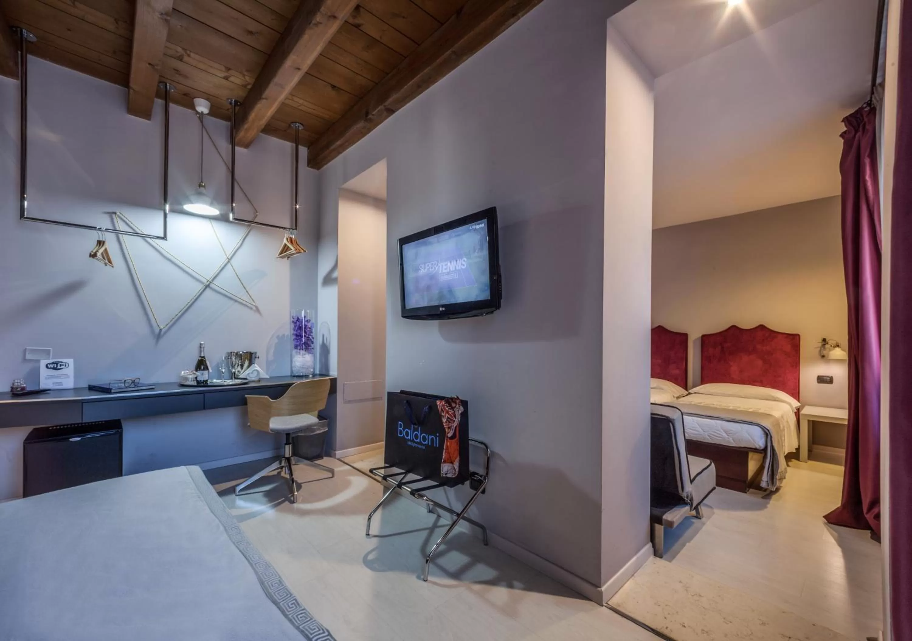 Photo of the whole room, Bed in Hotel Gattopardo