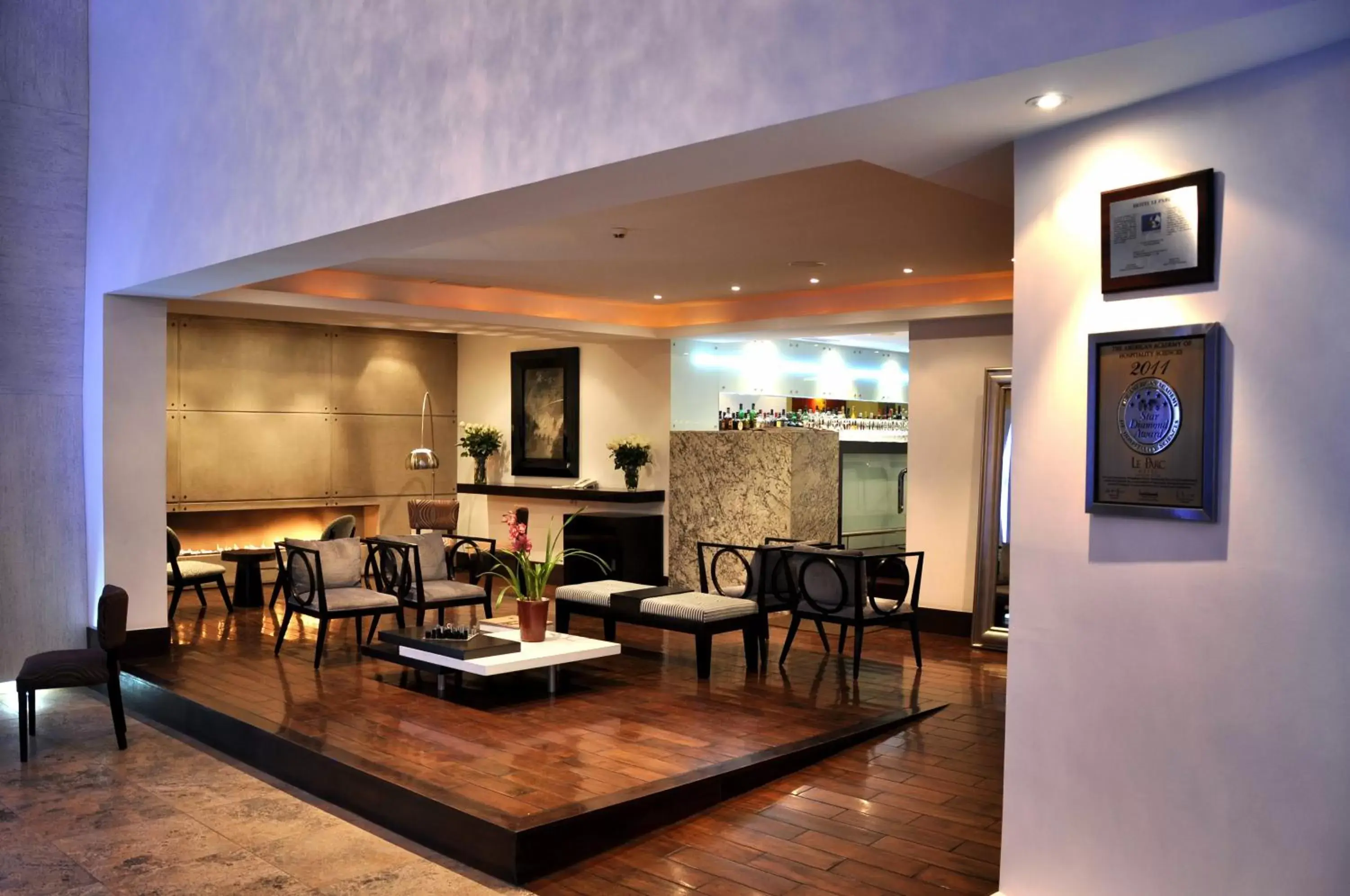Lobby or reception, Lounge/Bar in Le Parc Hotel, Beyond Stars