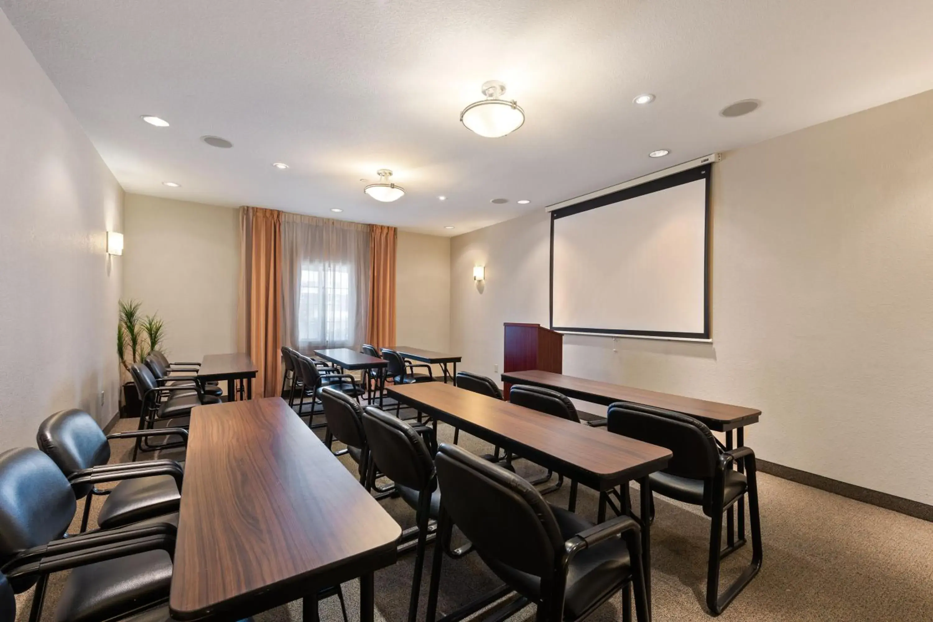 Meeting/conference room in Extended Stay America Suites - Houston - IAH Airport