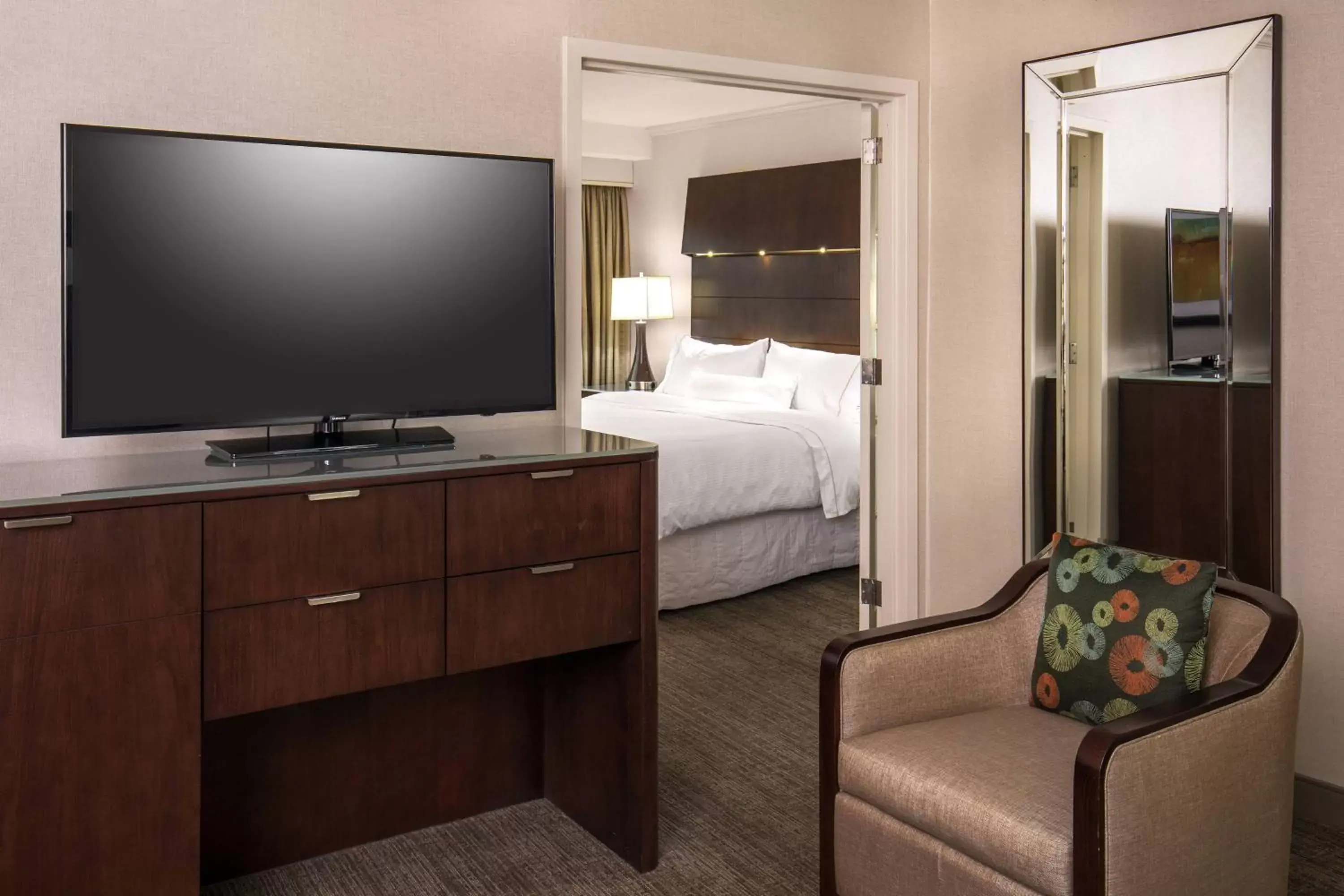 Bedroom, TV/Entertainment Center in The Westin Waltham Boston