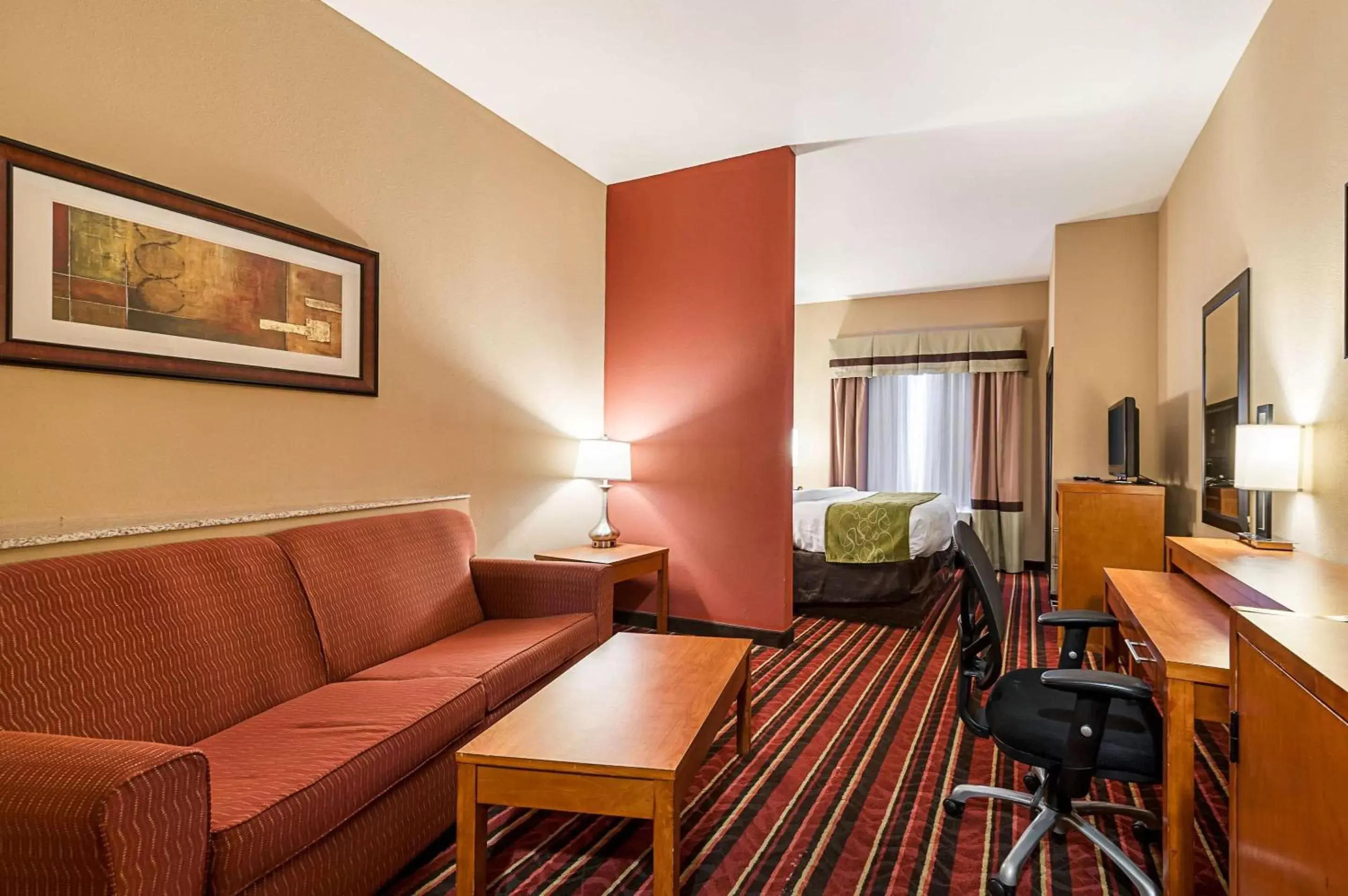 Photo of the whole room, Seating Area in Comfort Suites Sulphur - Lake Charles