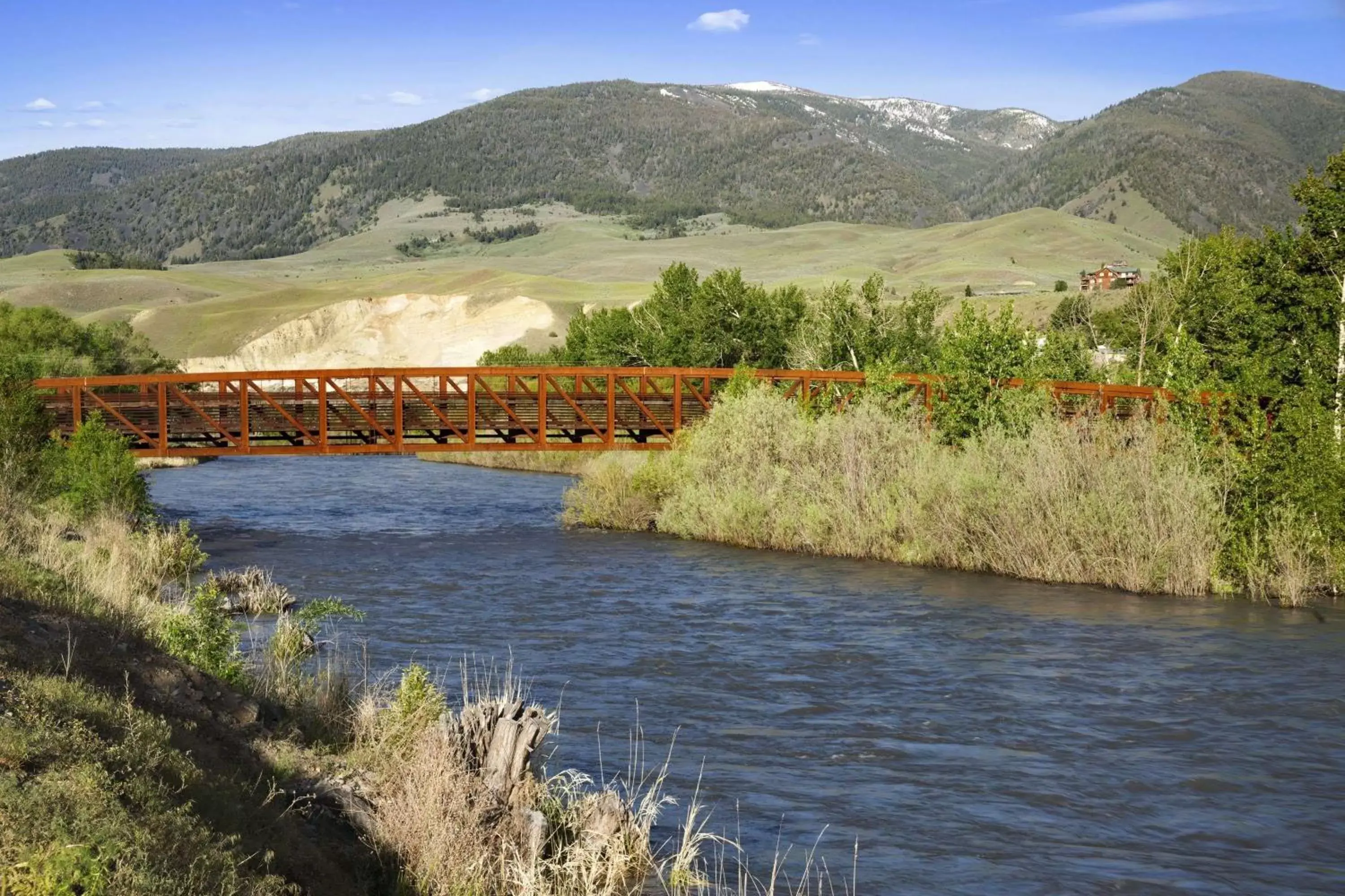 Property building in Super 8 by Wyndham Salmon Property building in Super 8 by Wyndham Salmon