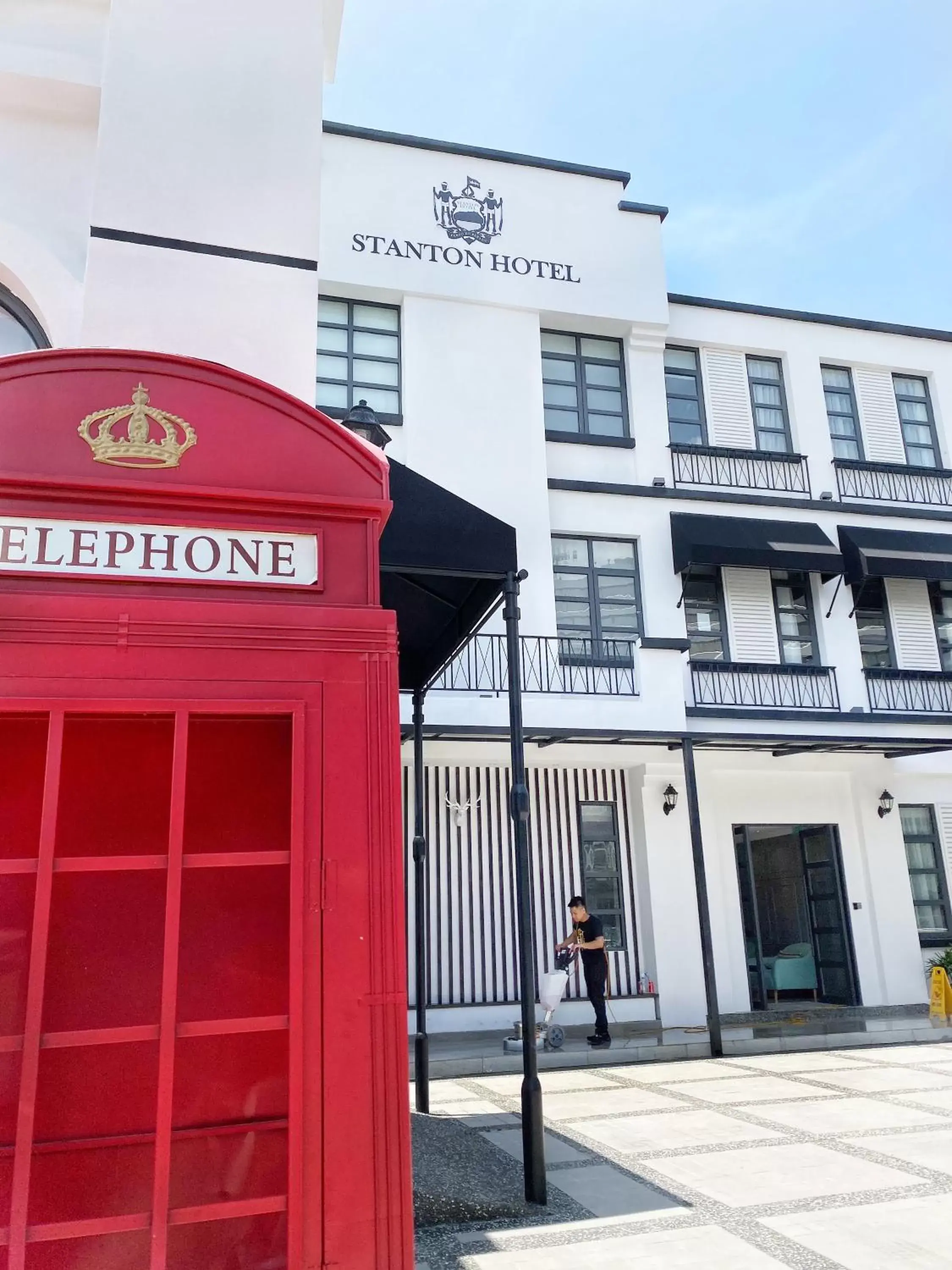 Property building in Stanton Hotel Property building in Stanton Hotel