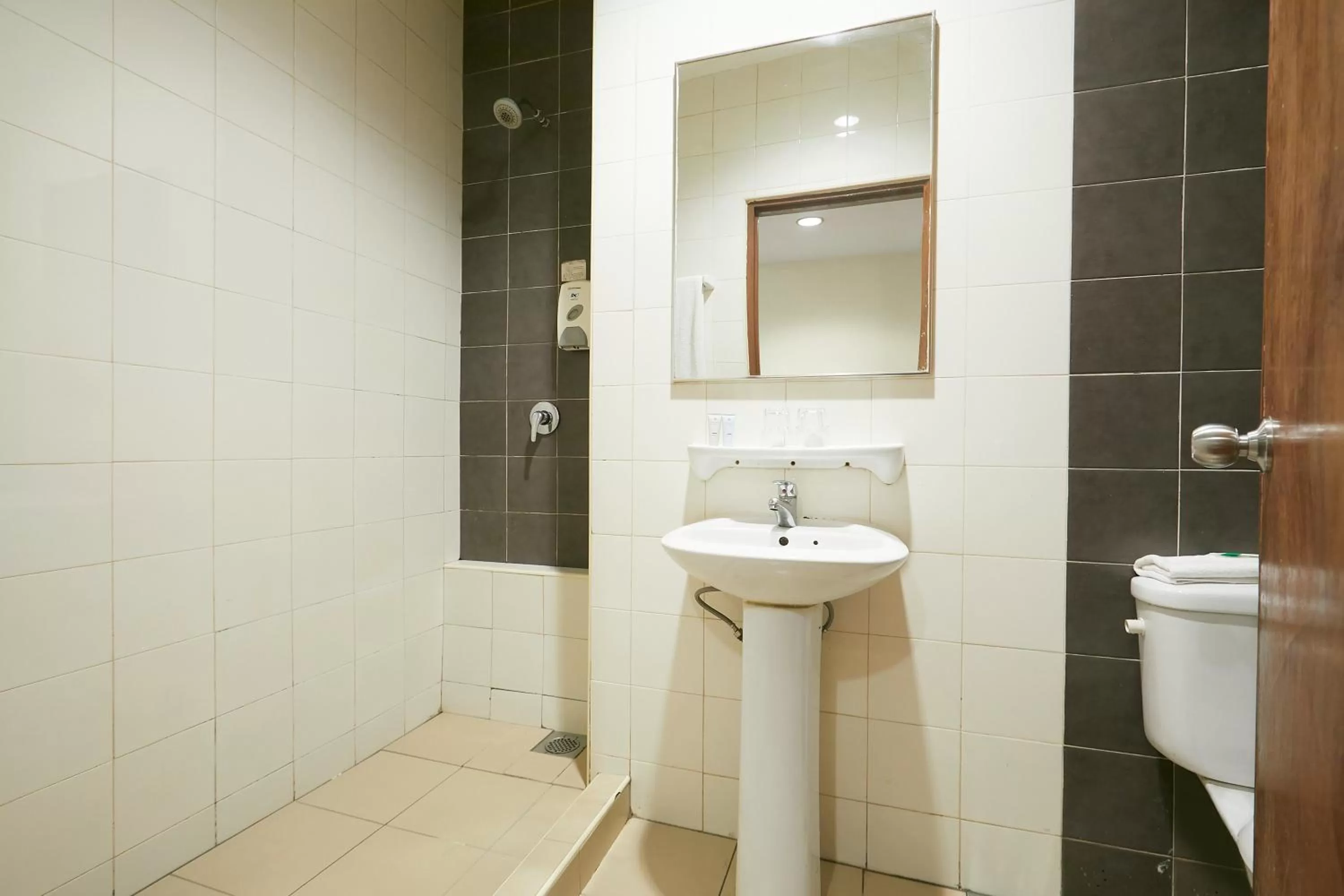 Bathroom in Grand Pacific Hotel PWTC