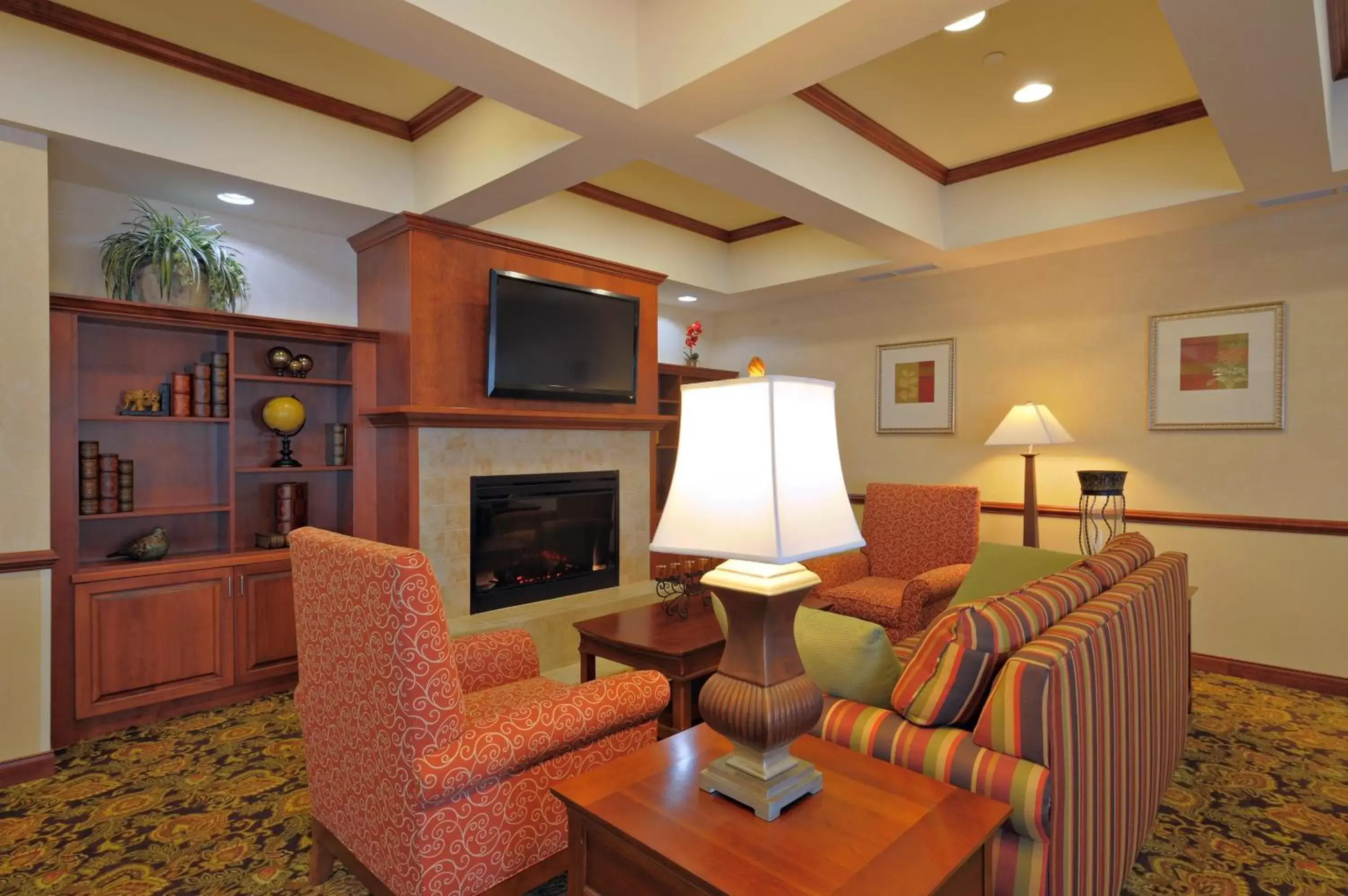 Lobby or reception, Seating Area in Country Inn & Suites by Radisson, Washington at Meadowlands, PA
