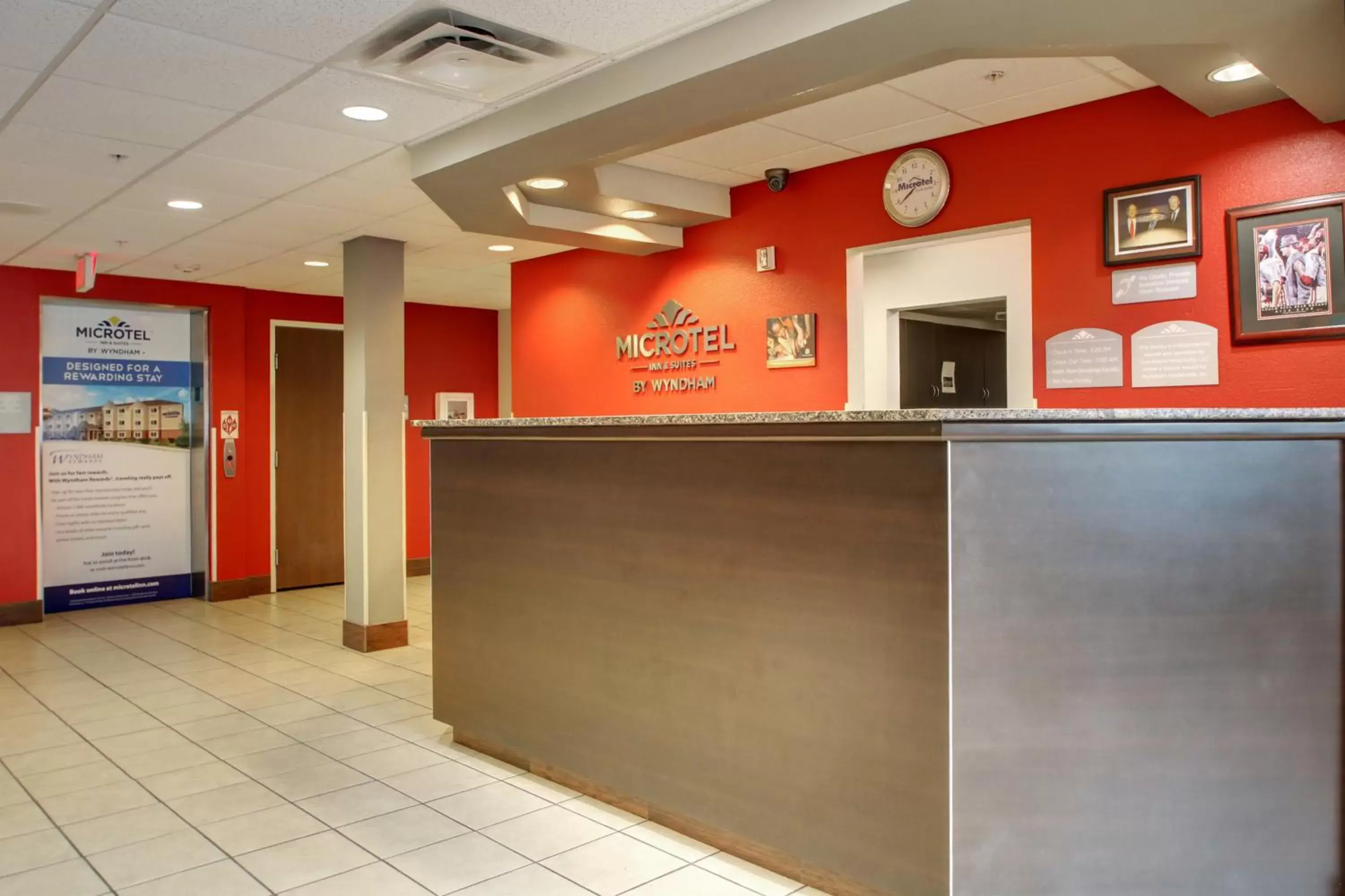 Lobby or reception, Lobby/Reception in Microtel Inn & Suites by Wyndham Tuscaloosa