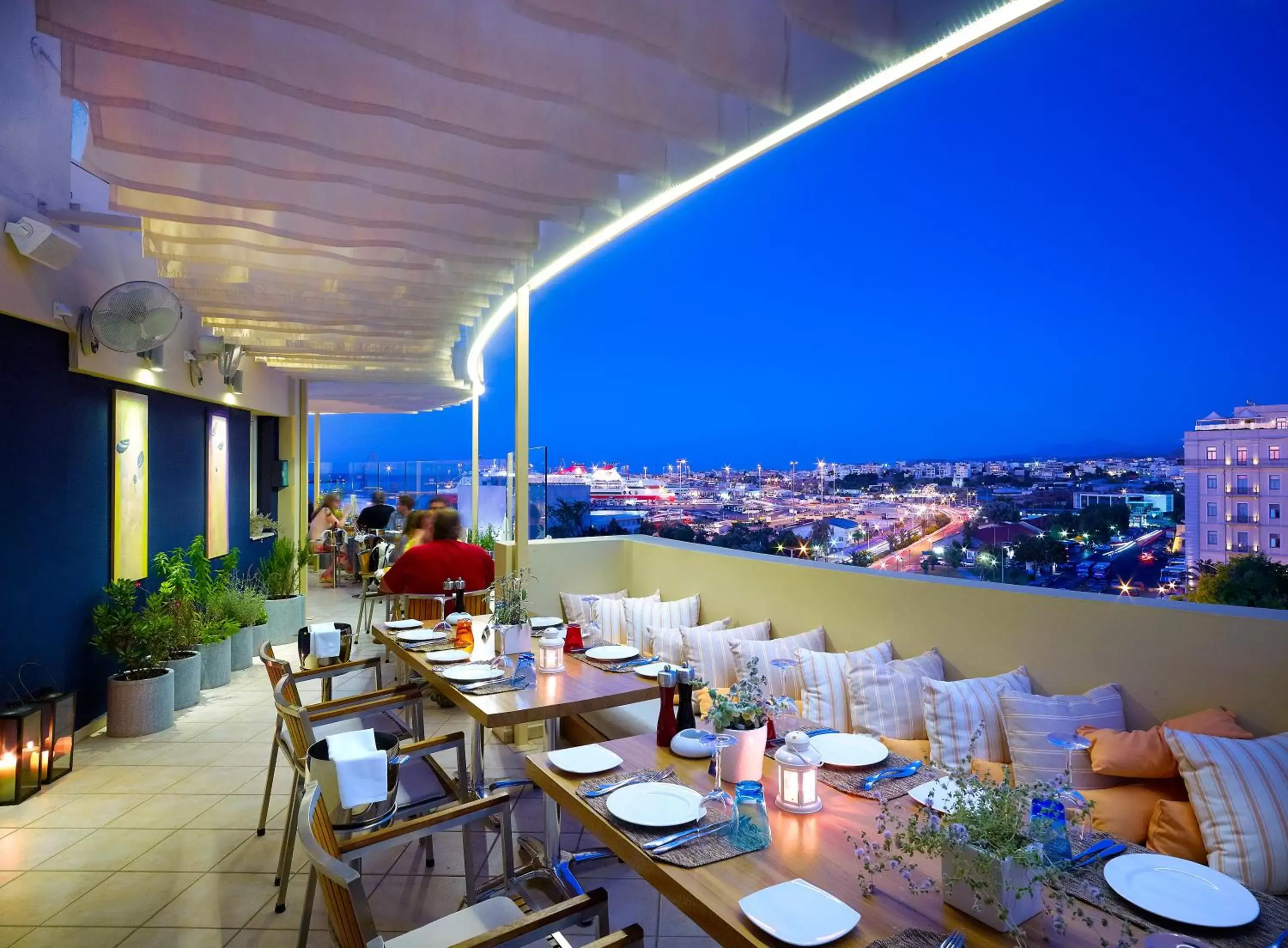 Restaurant/Places to Eat in Lato Boutique Hotel