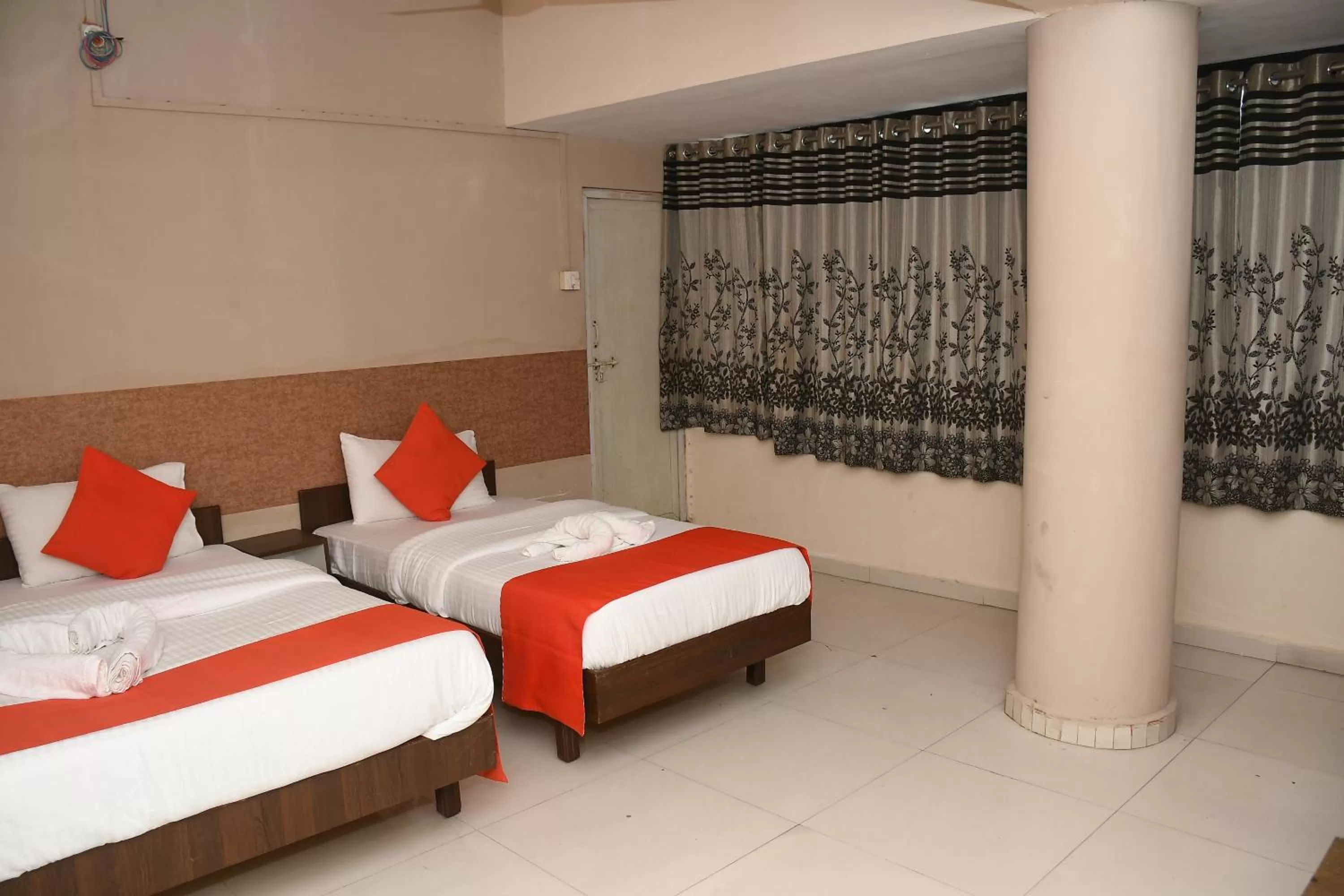 Bed in Hotel Nawanagar Residency