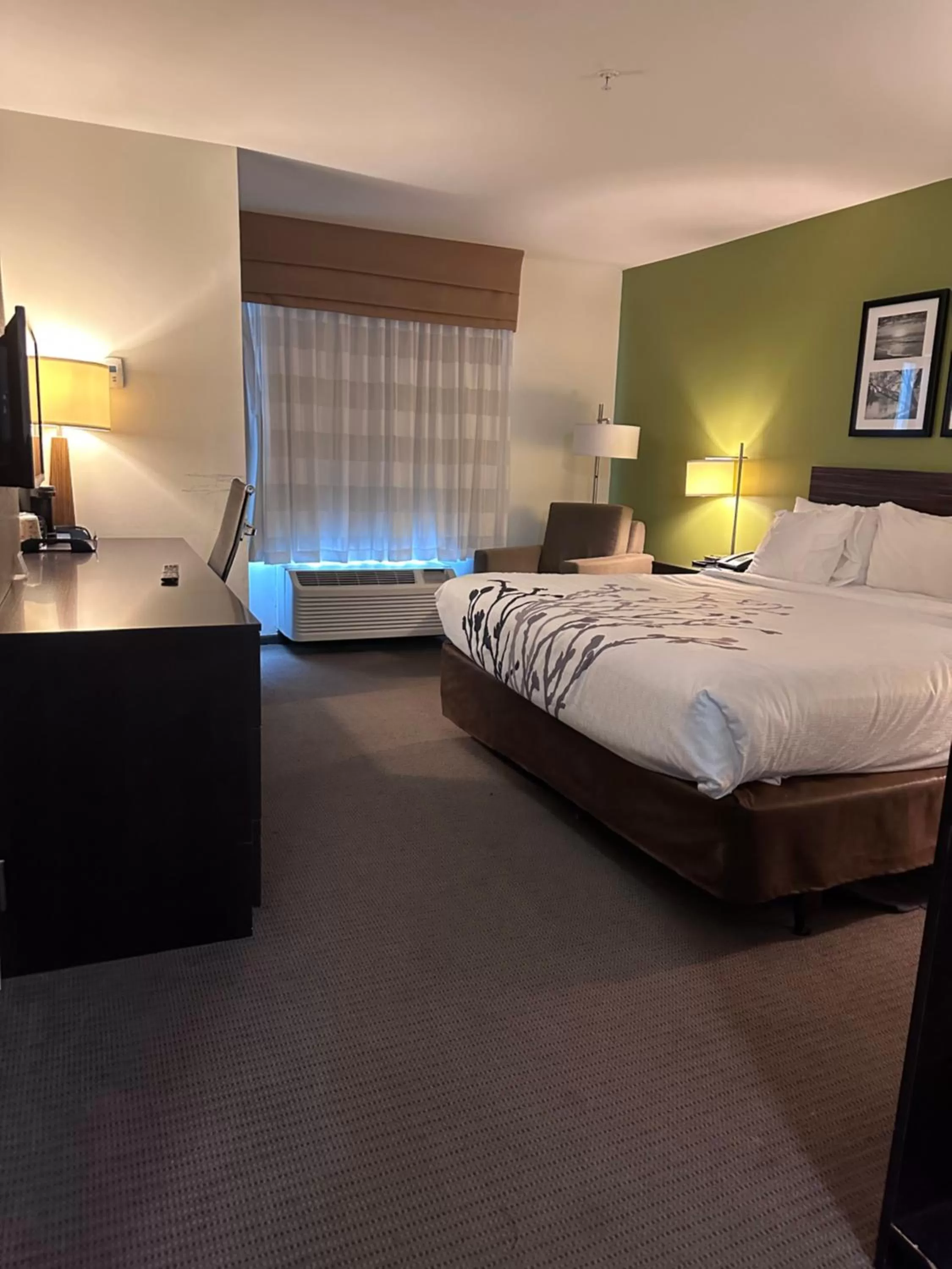 Bedroom, Bed in Sleep Inn & Suites Gulfport