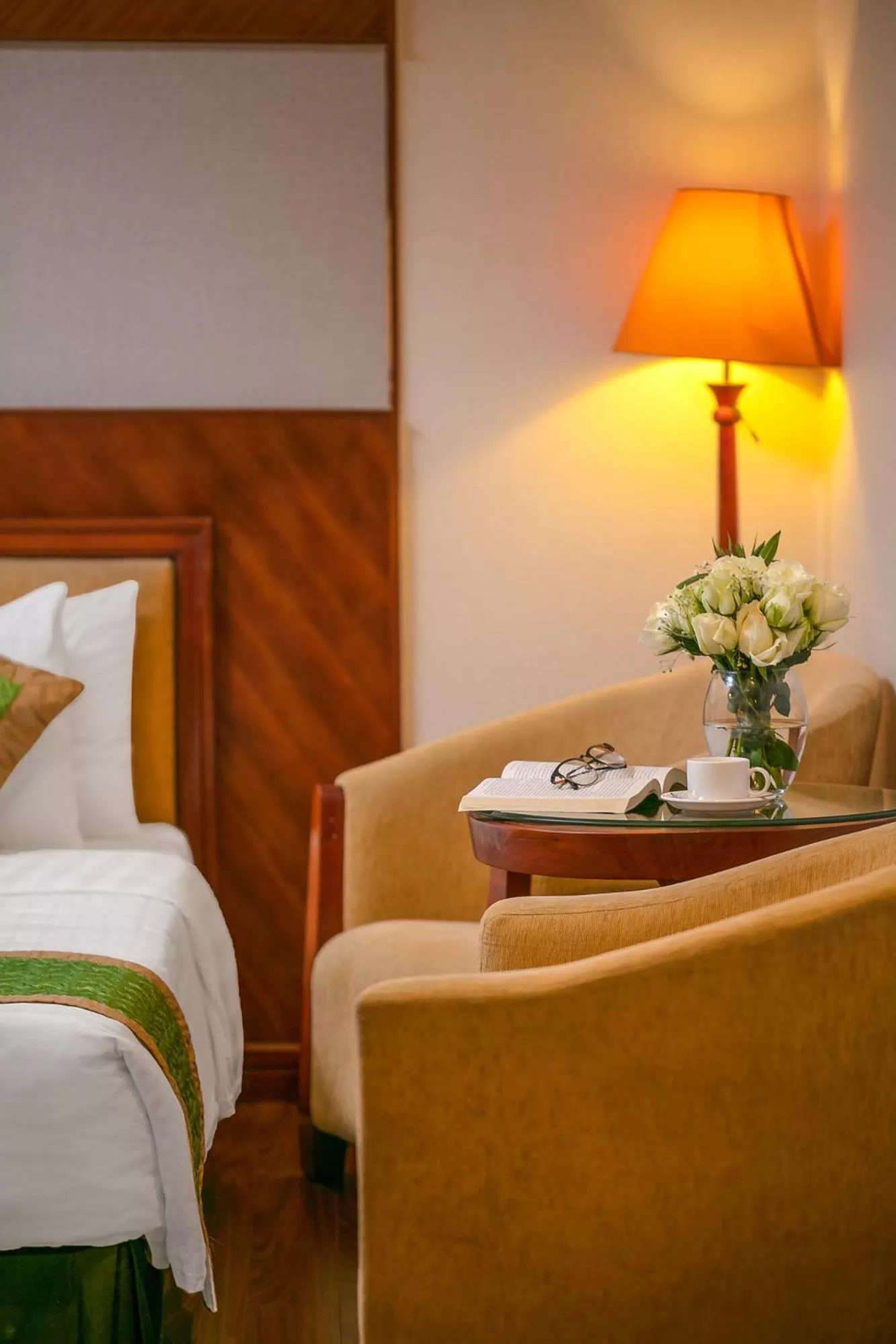 Seating area, Bed in Emerald Boutique Hotel