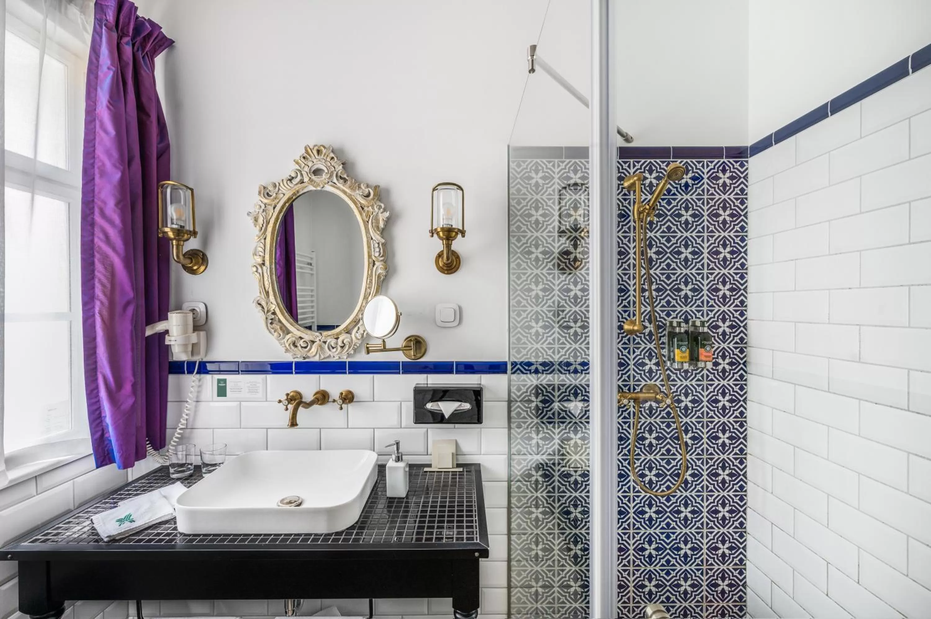 Bathroom in Maison Bistro & Hotel