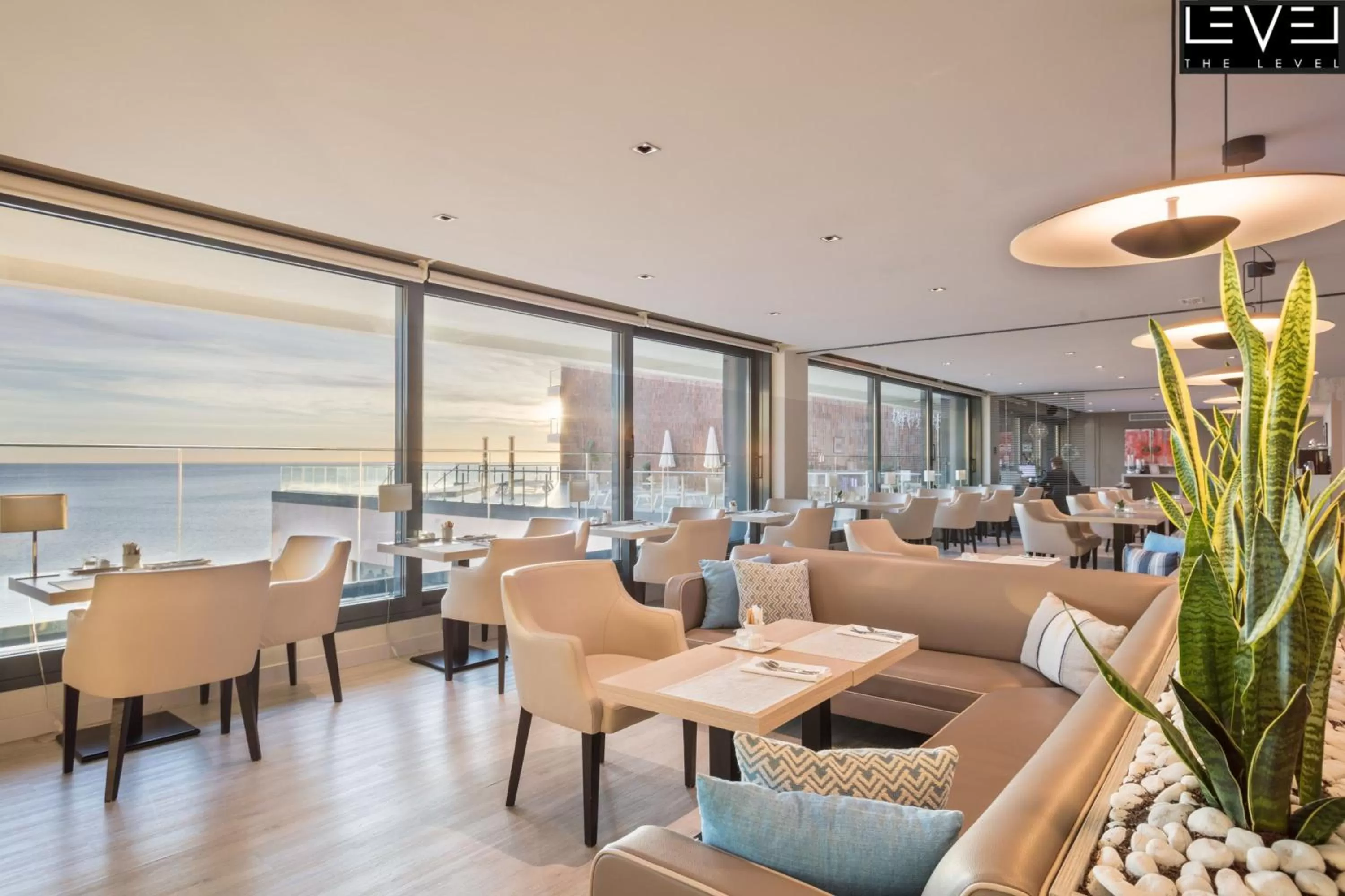 Lounge or bar in Melia Alicante