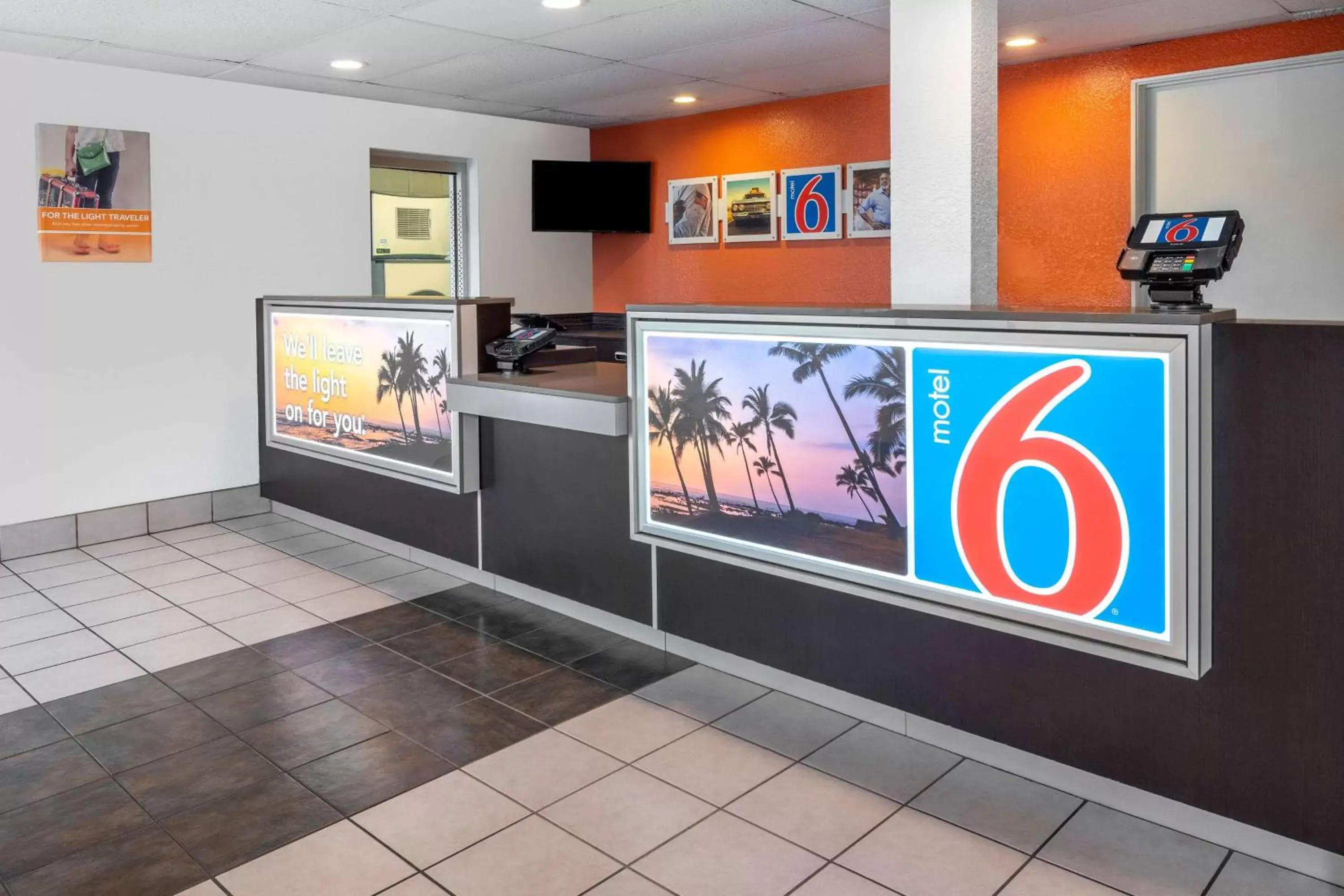 Lobby or reception, Lobby/Reception in Motel 6-Ventura, CA - Beach