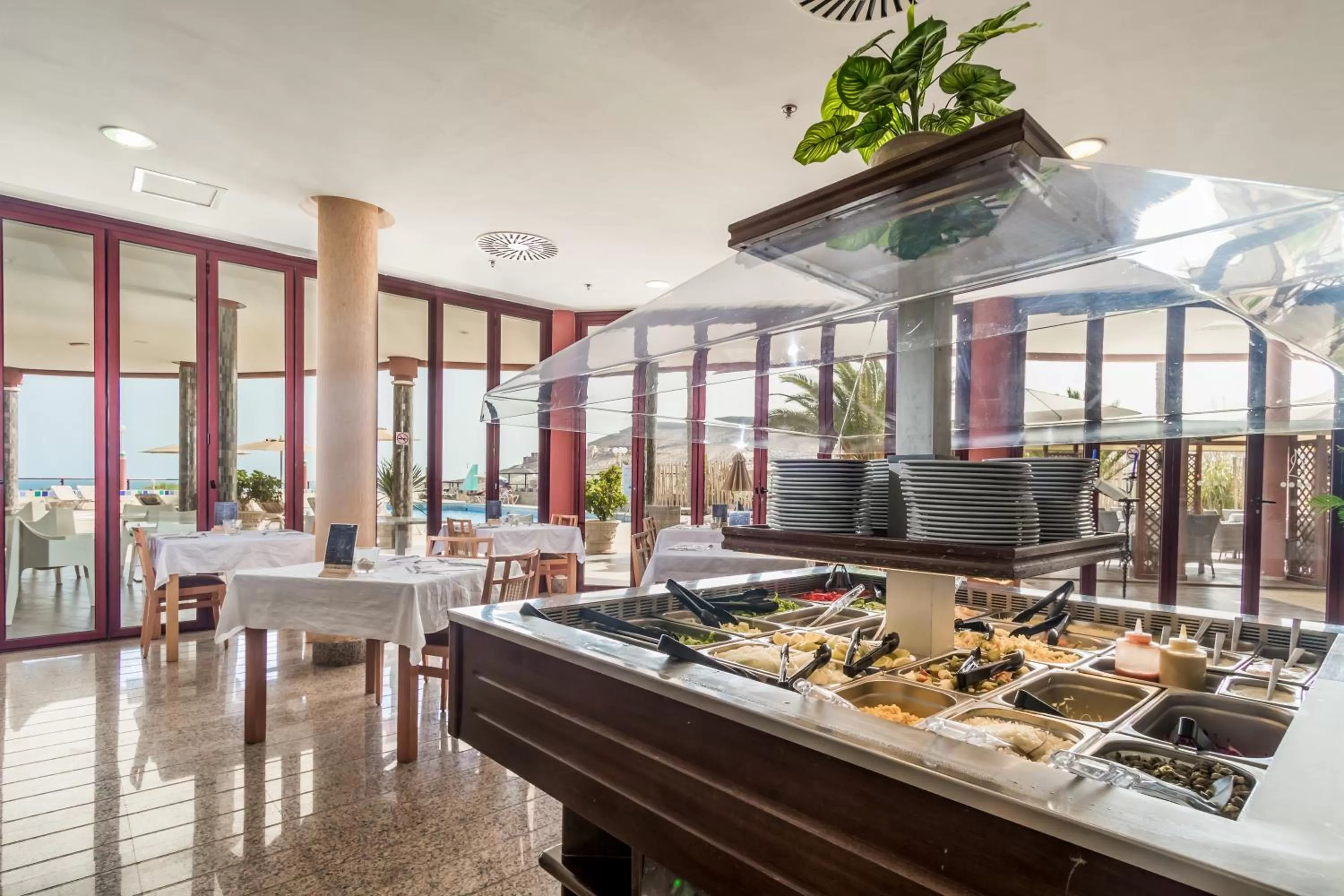 Food and drinks in Hotel Esmeralda Maris by LIVVO