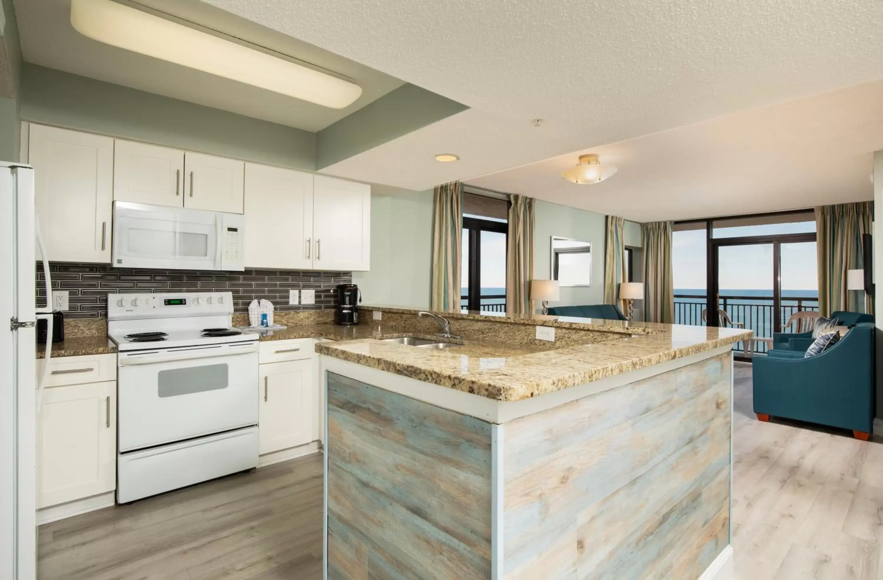 kitchen, Kitchen/Kitchenette in Grande Shores Ocean Resorts Condominiums