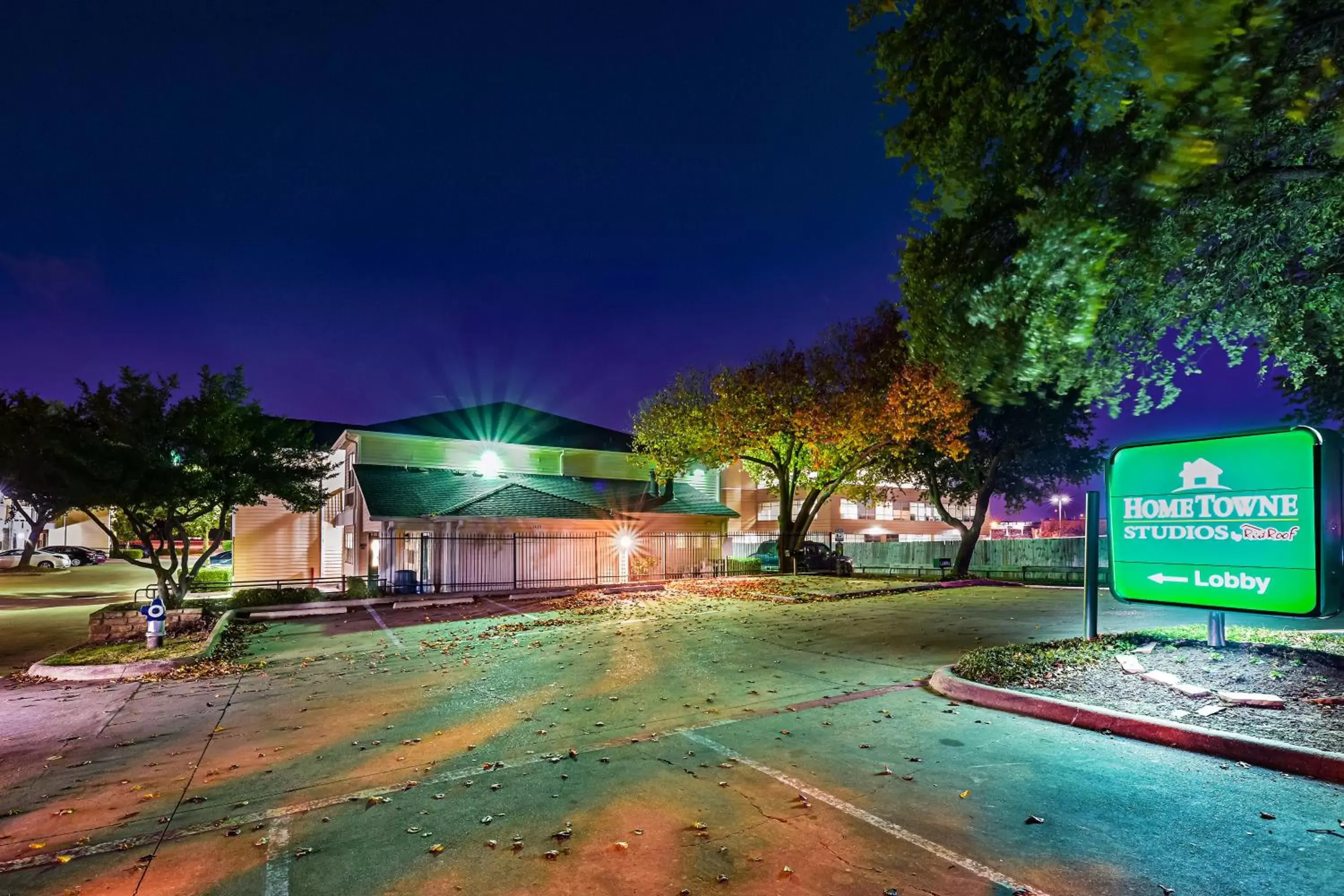 Property building in HomeTowne Studios by Red Roof Dallas - North Addison - Tollway