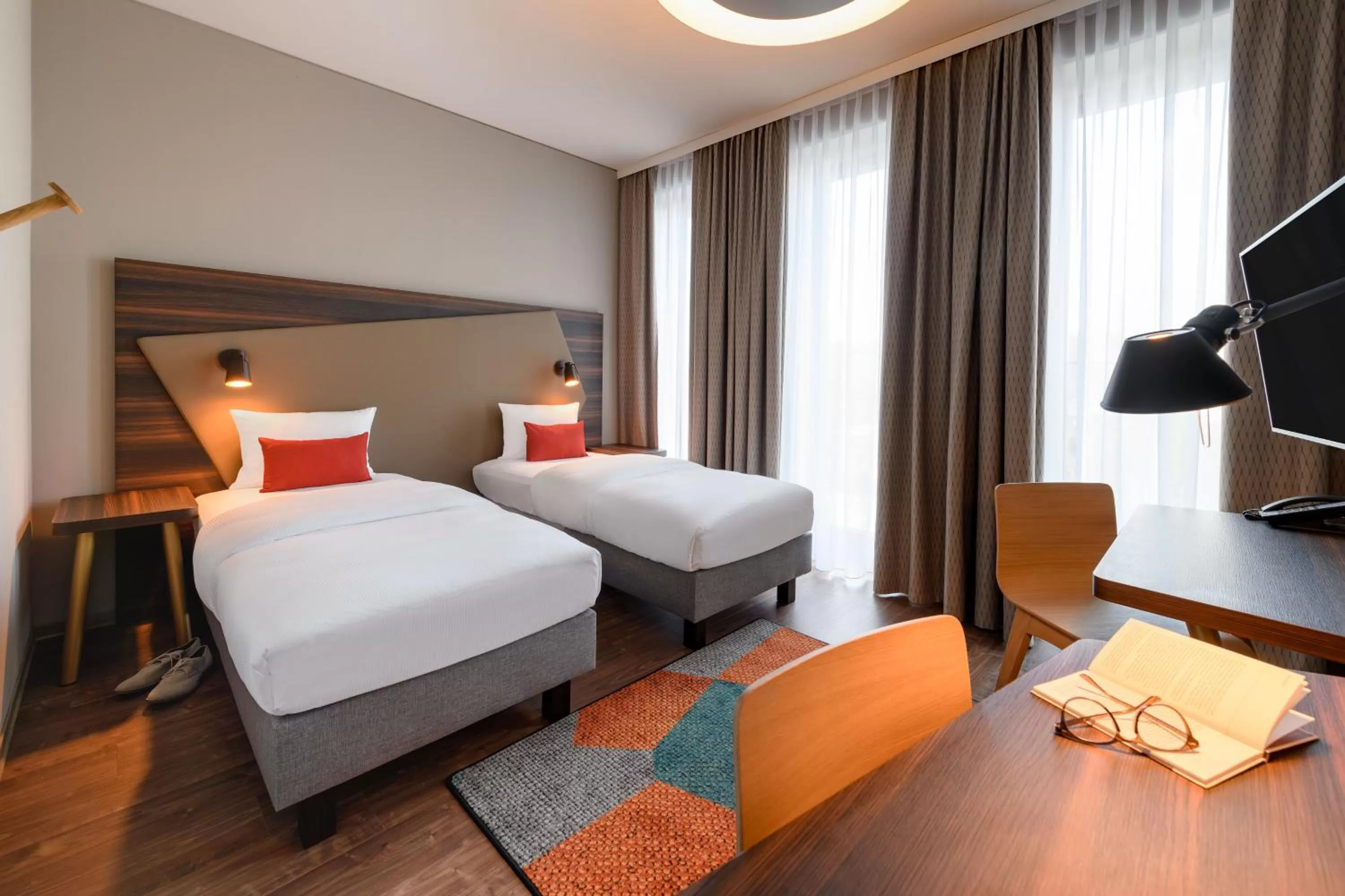 Photo of the whole room, Bed in Aparthotel Adagio Bremen City
