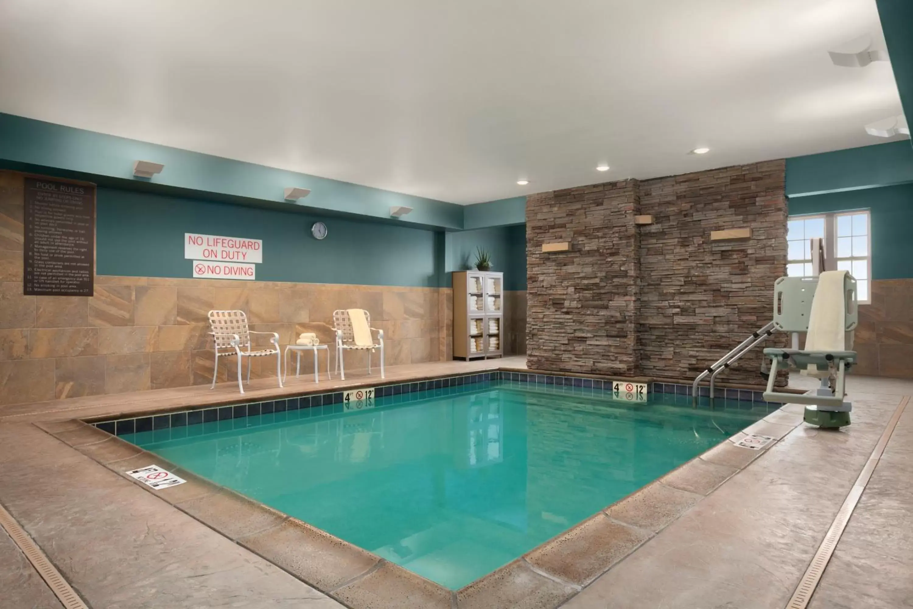 Swimming Pool in Hyatt House Minot- North Dakota