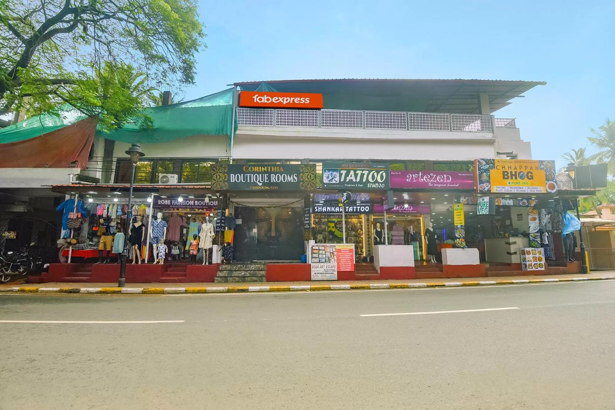 Property building in FabExpress Corinthia Boutique Rooms - Nr Candolim Beach