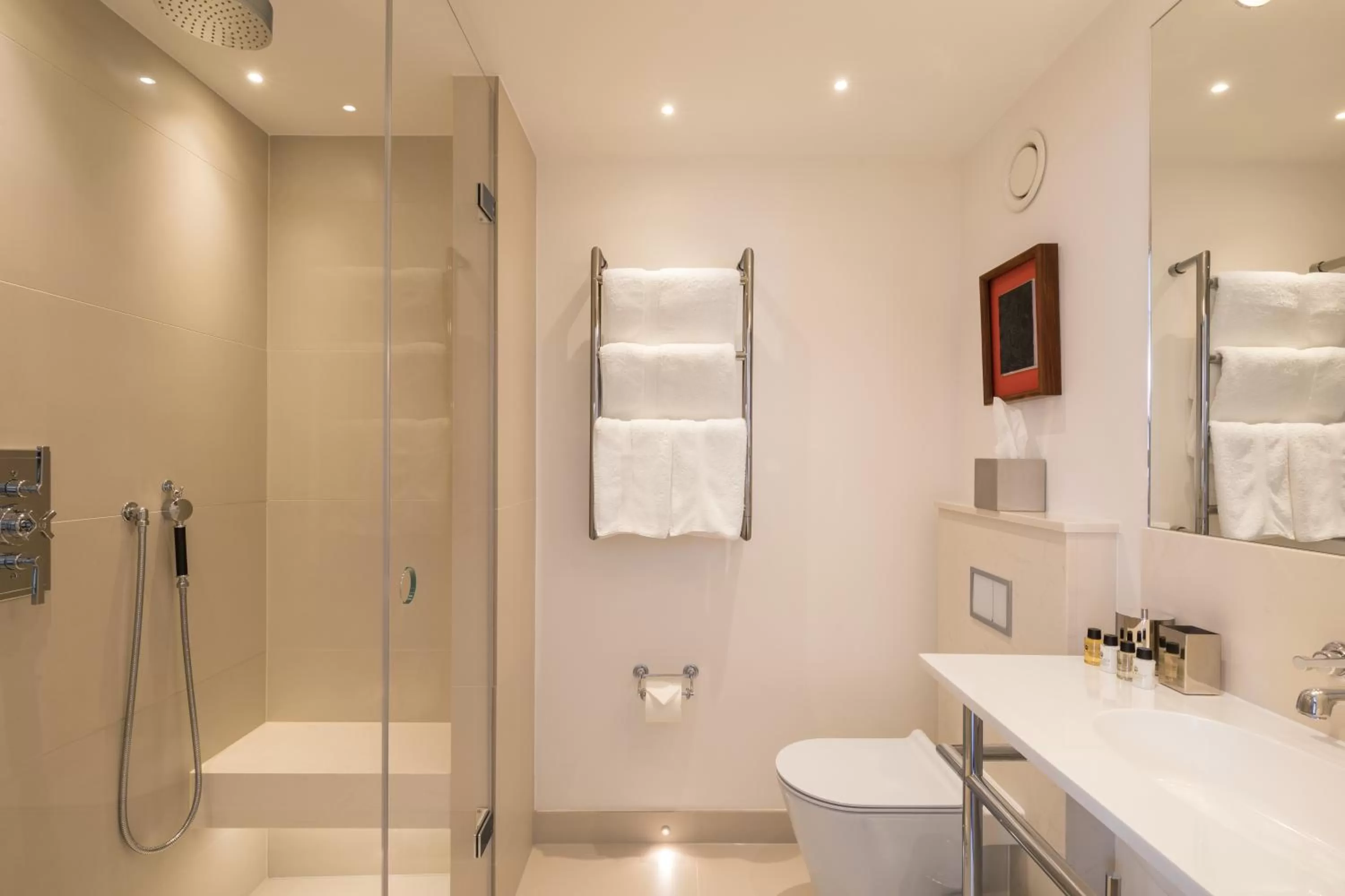 Bathroom in Old Bank Hotel