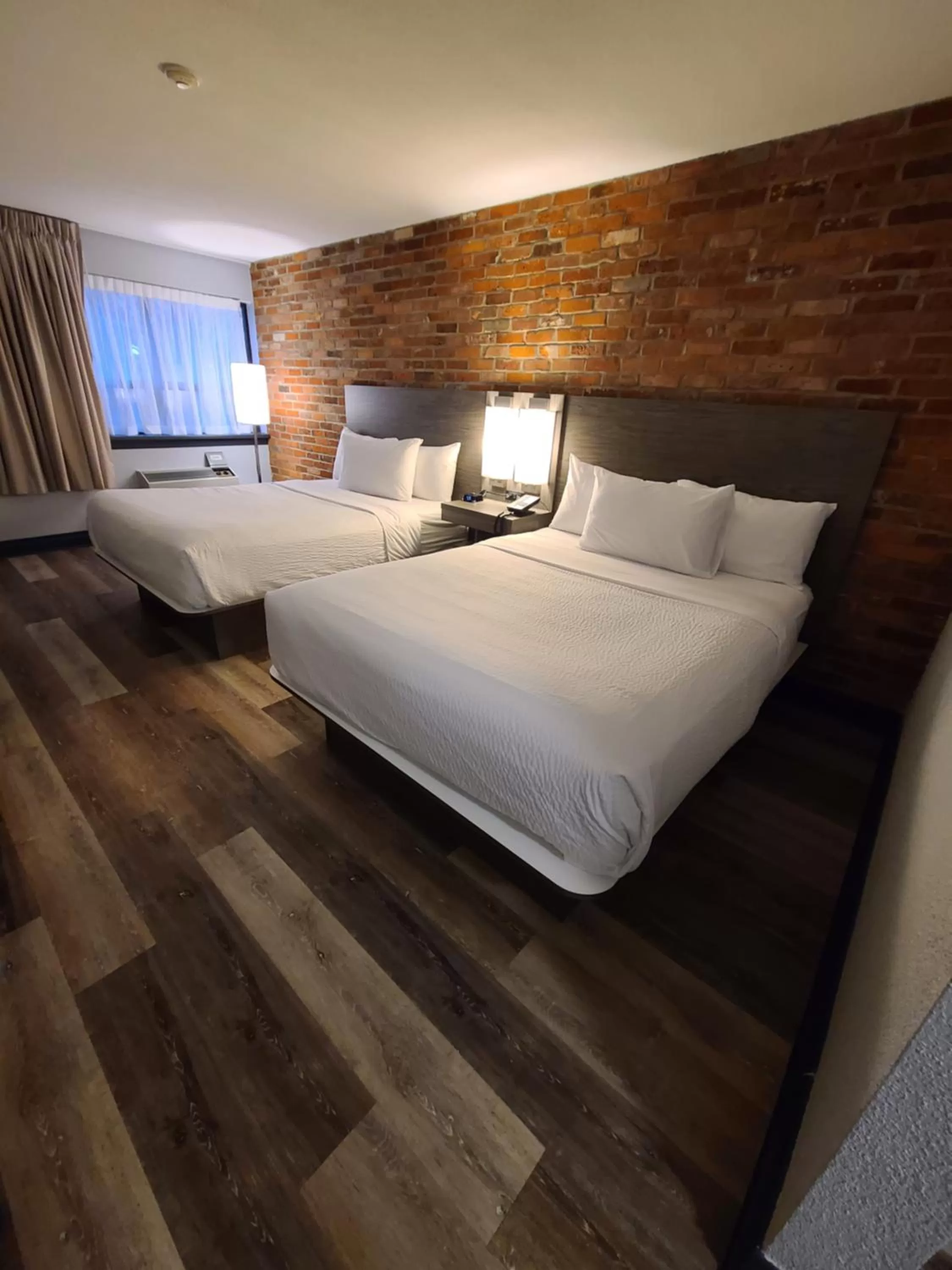 Bed in Travelodge by Wyndham Barrie