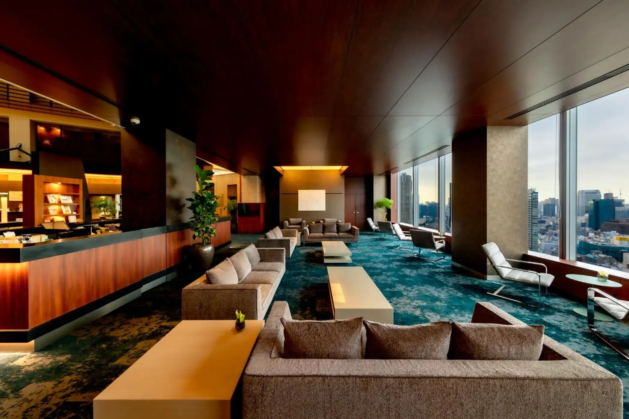 Lounge or bar, Swimming Pool in Park Hotel Tokyo
