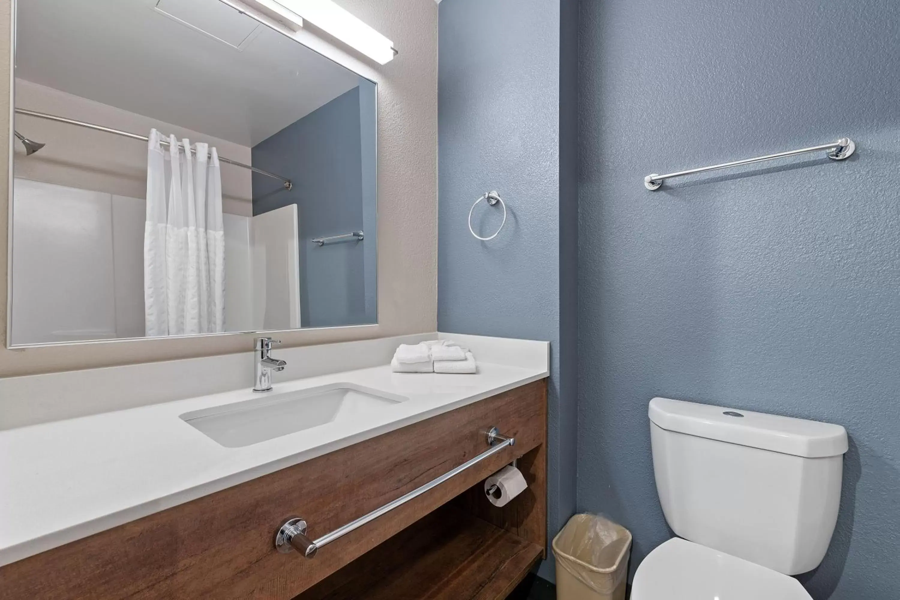 Bathroom in Extended Stay America Suites - Fremont - Newark