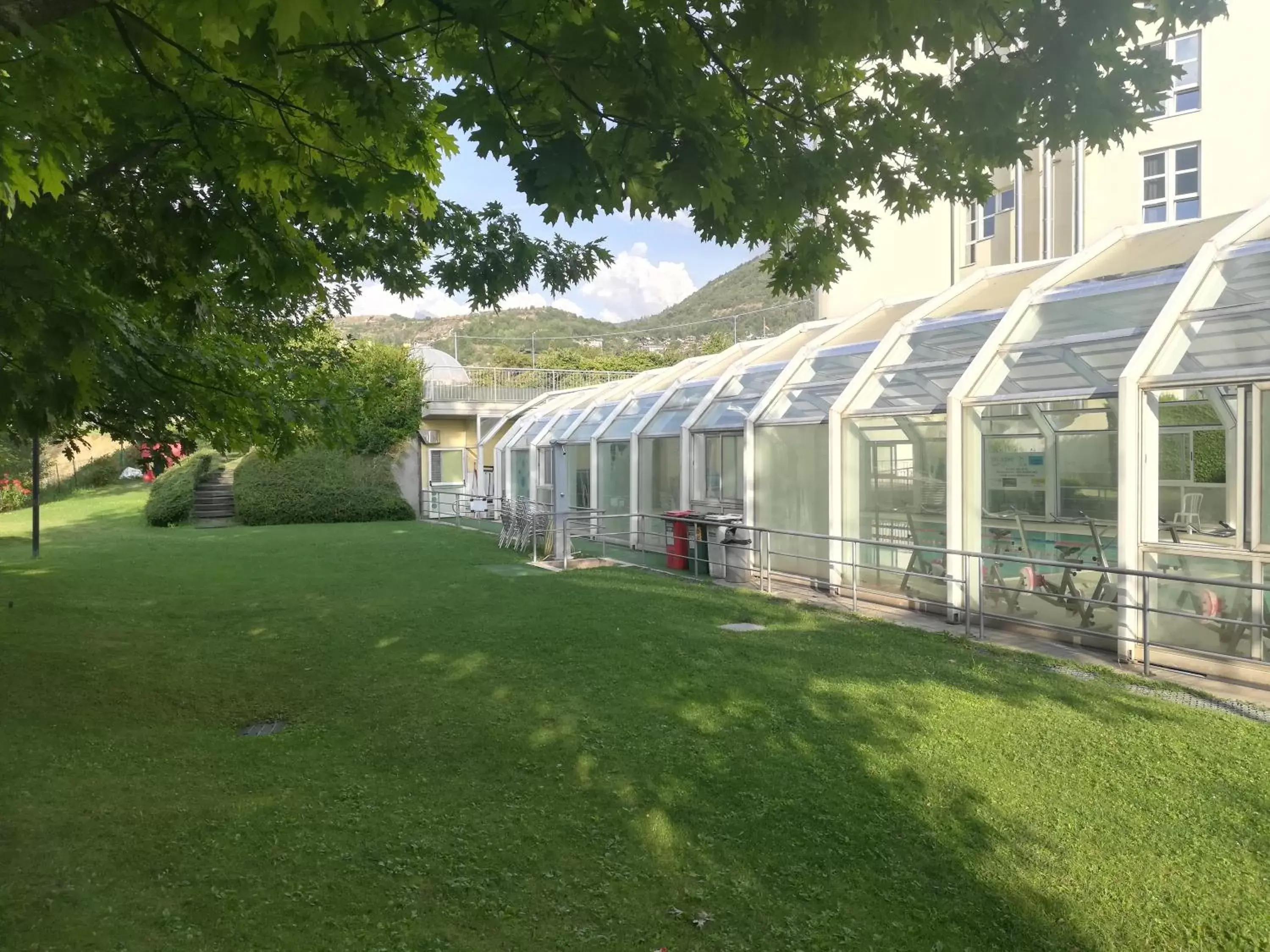 Swimming pool, Garden in Etoile Du Nord