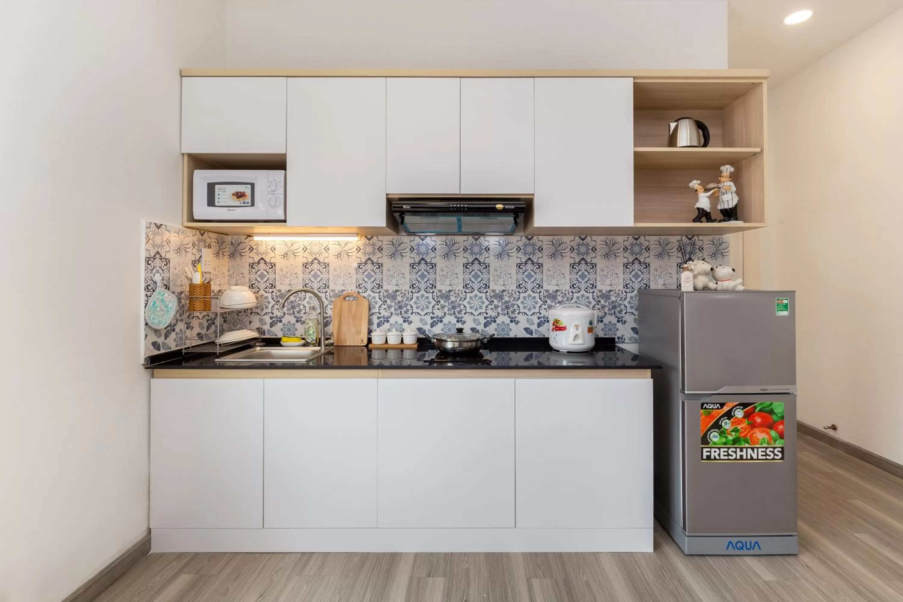 Kitchen or kitchenette in Spotlight Hotel