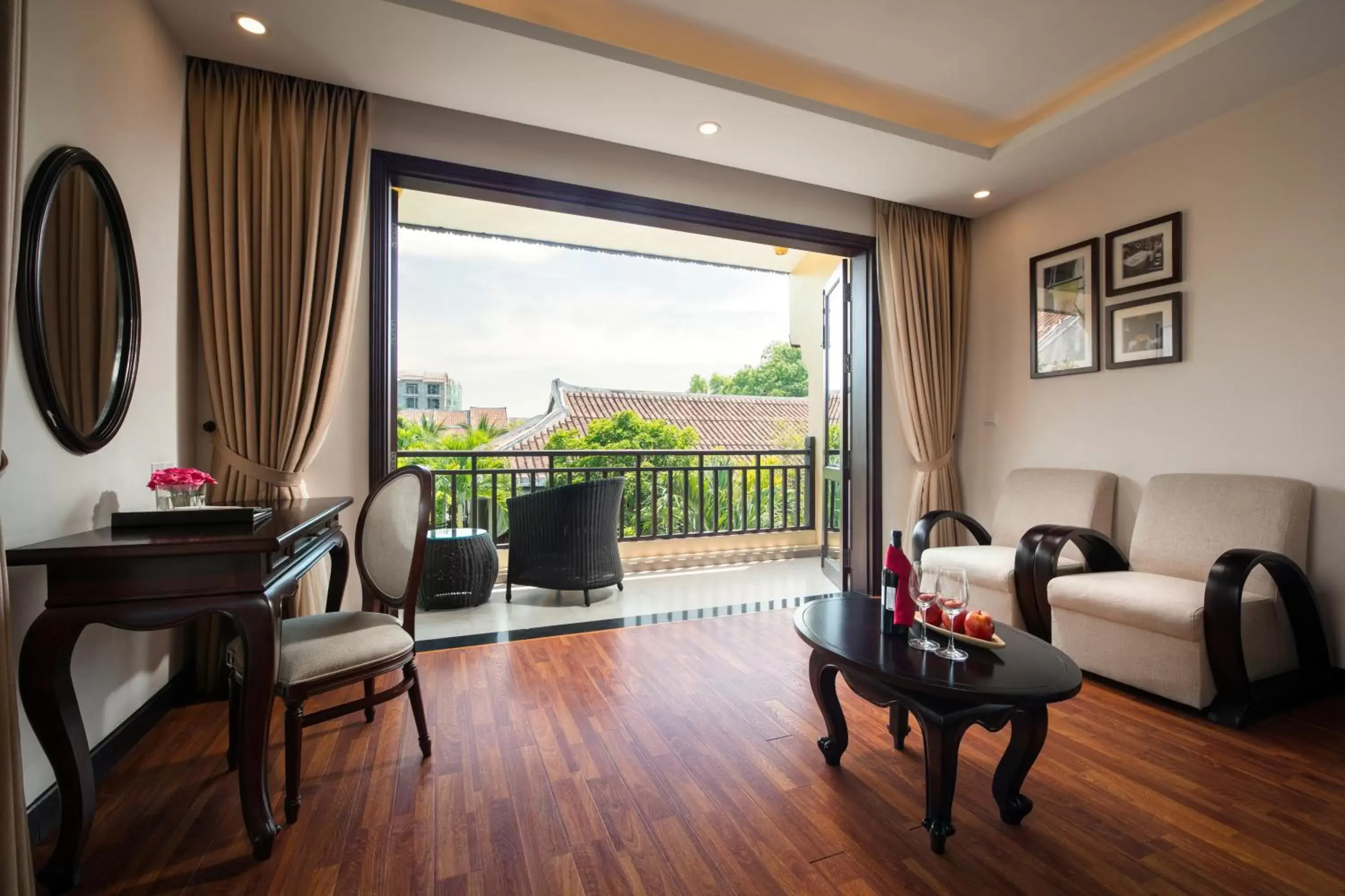 Bedroom, Seating Area in Mulberry Collection Silk Village