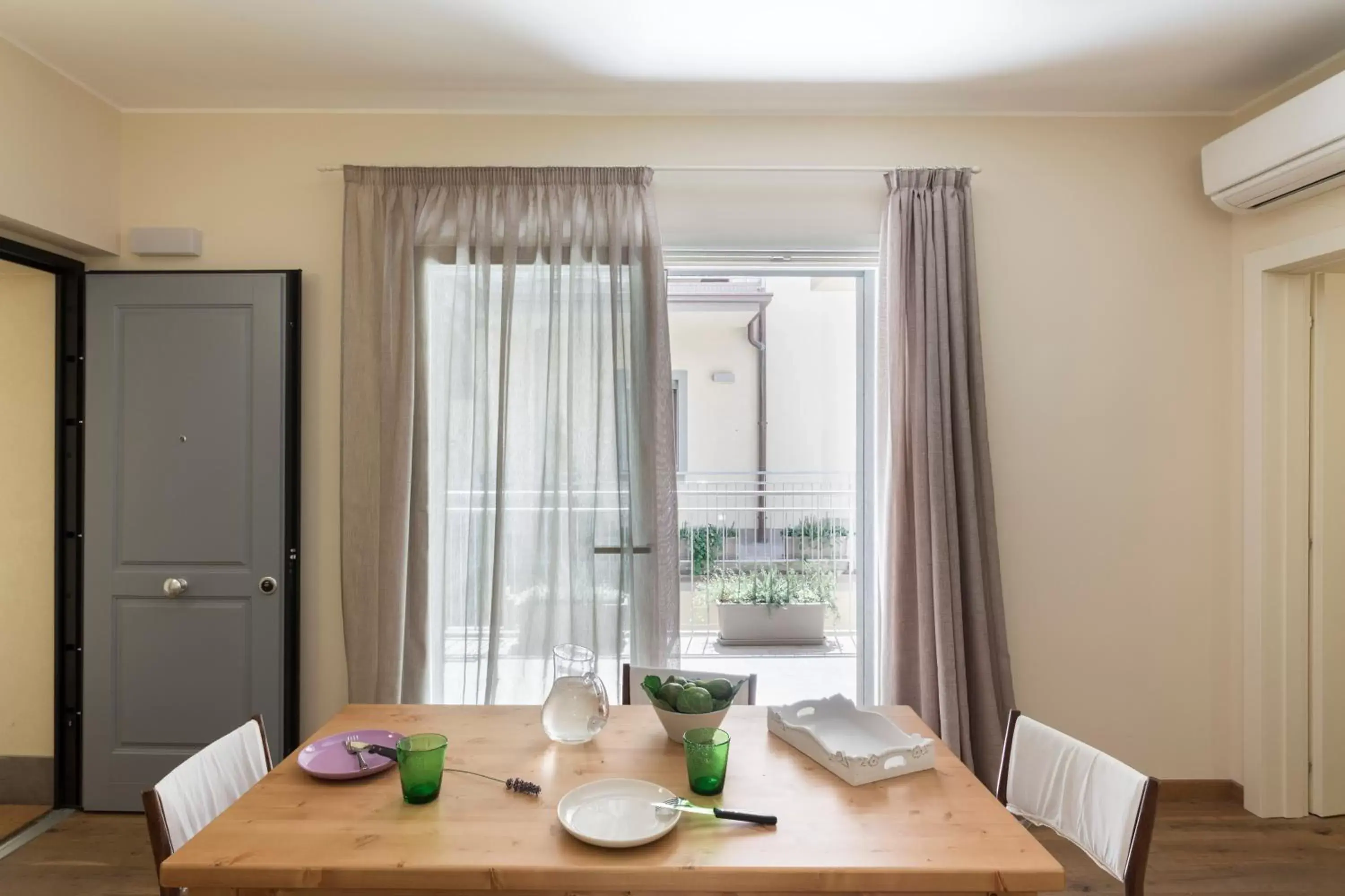 Kitchen or kitchenette, Dining Area in Agave in Città