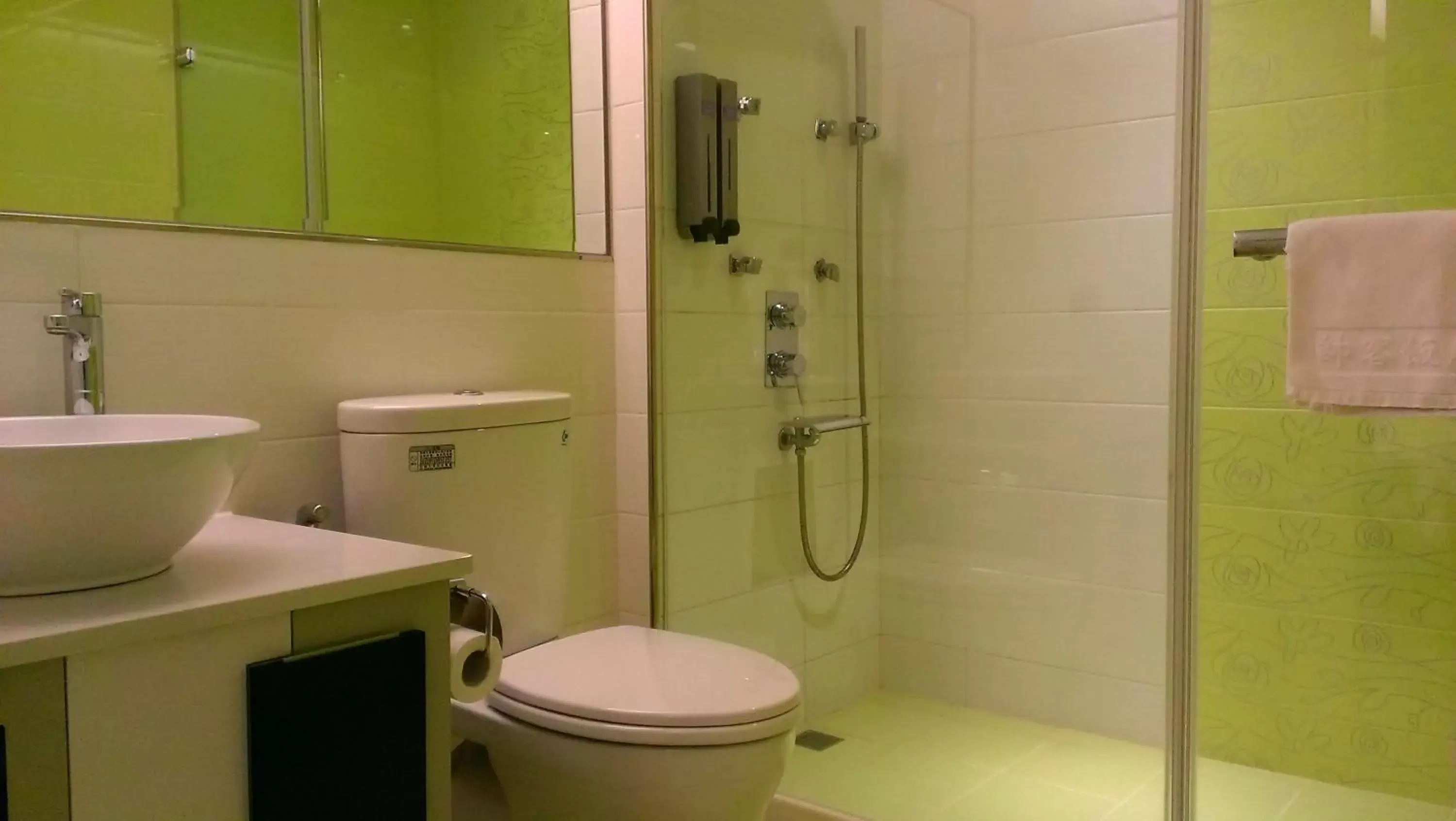 Bathroom in Saual Keh Hotel
