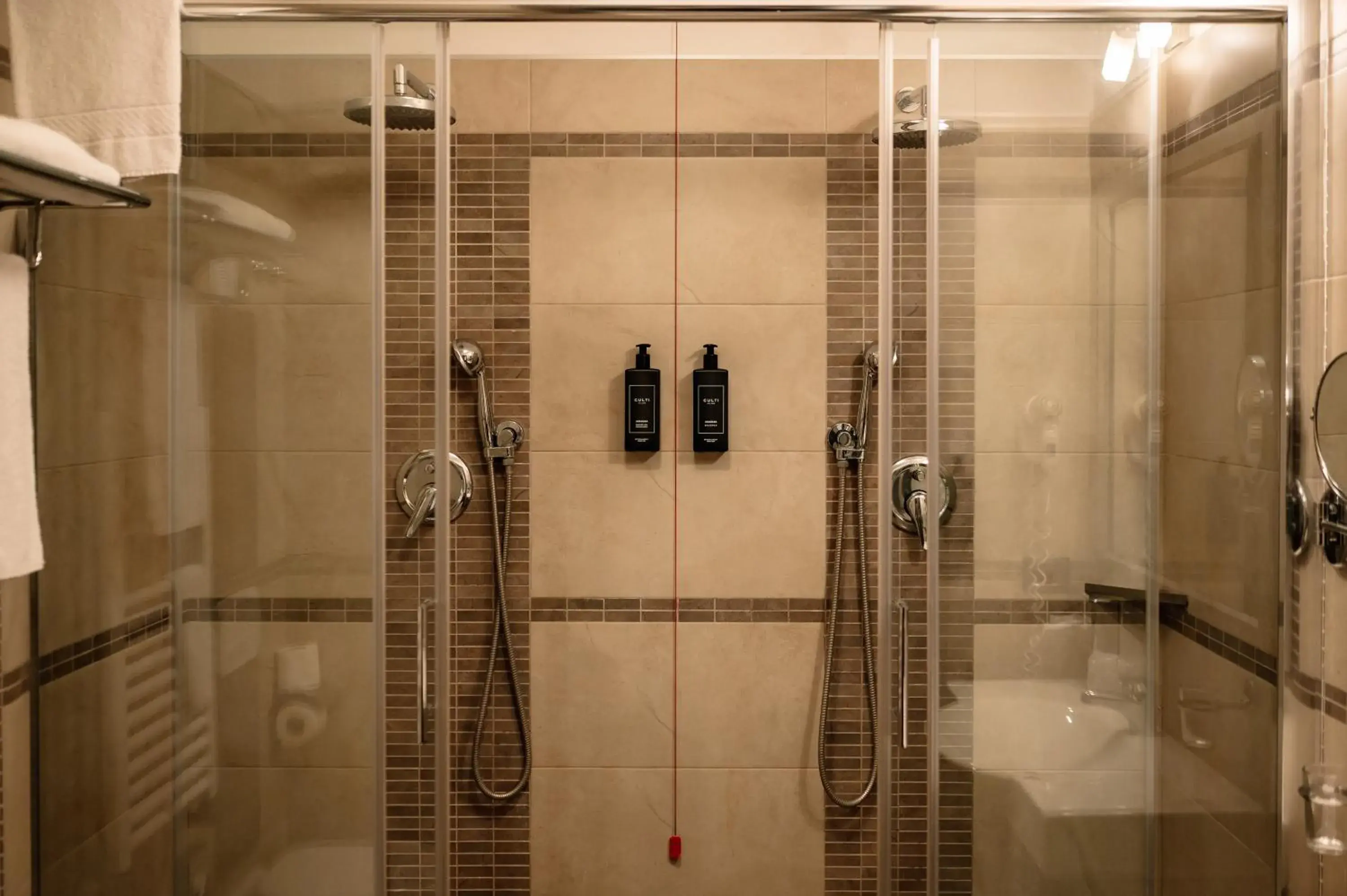 Shower, Bathroom in Hotel Cosmopolitan Bologna