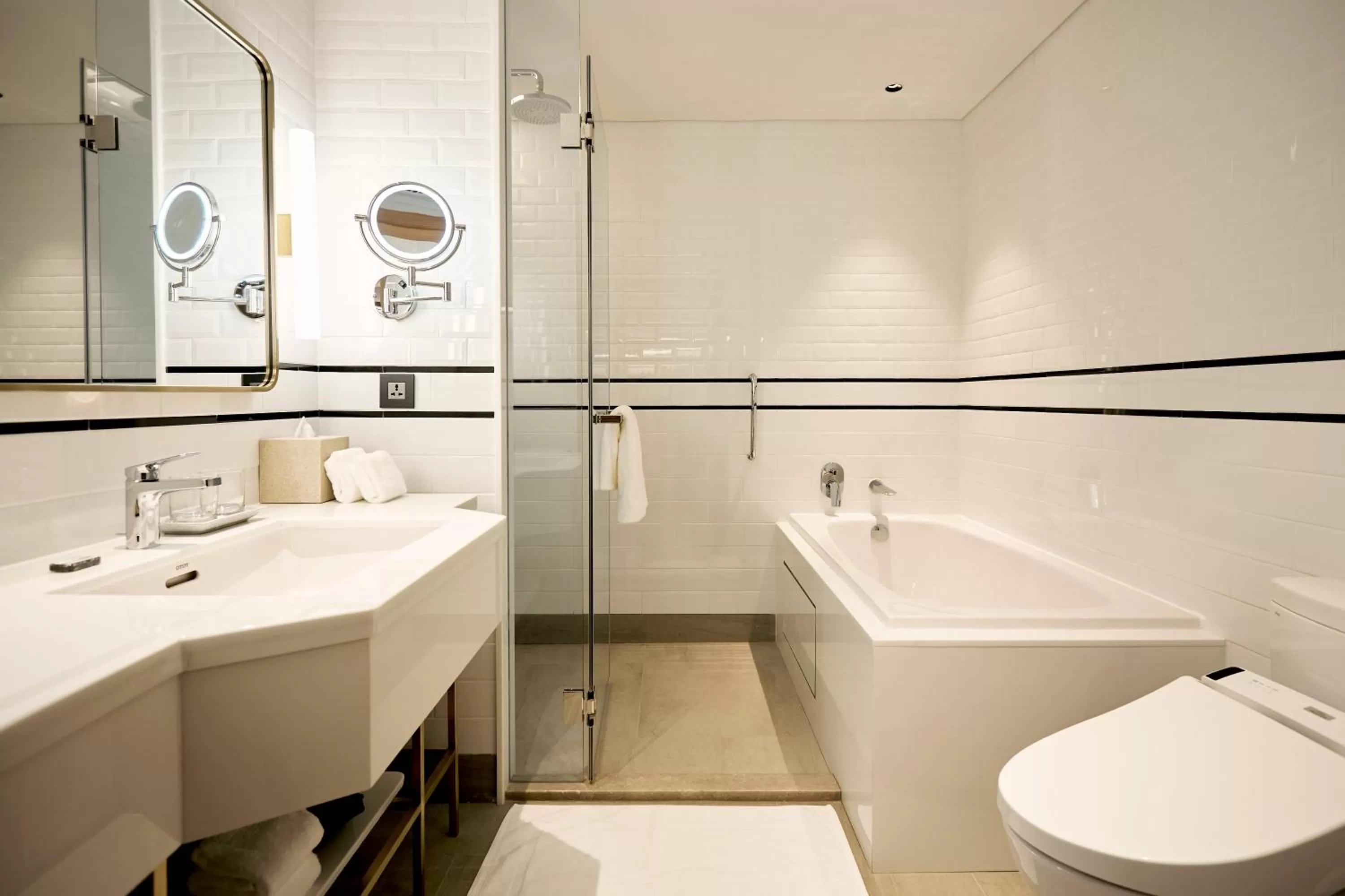 Bathroom in Montien Hotel Surawong Bangkok