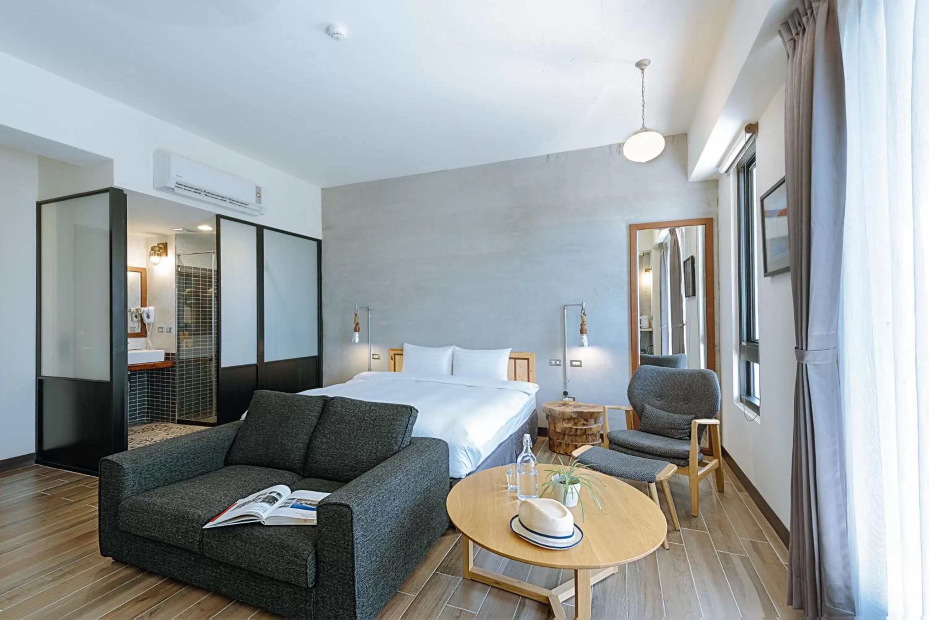 Photo of the whole room, Bed in Chillax Inn B&B 恆春鬆塊民宿