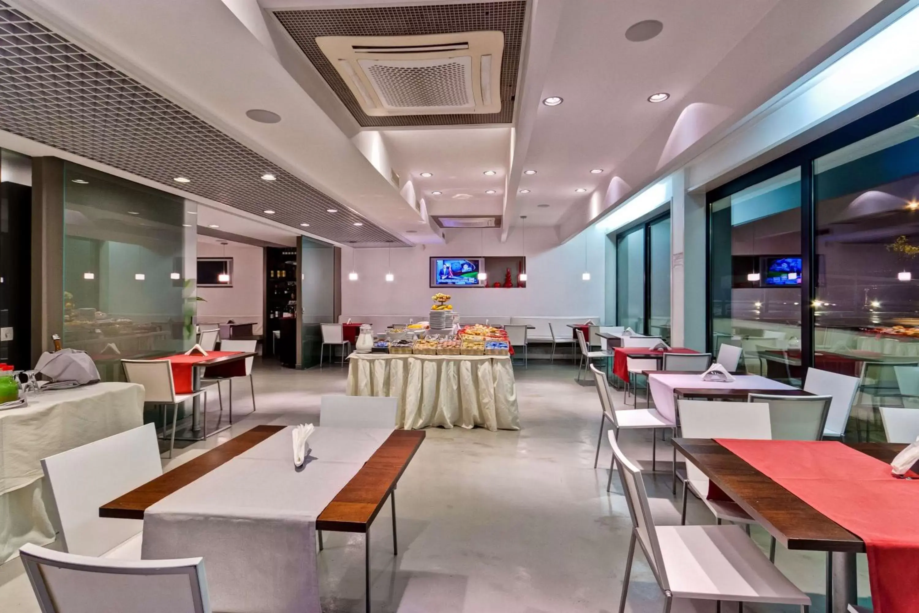 Restaurant/Places to Eat in Best Western Hotel Rome Airport