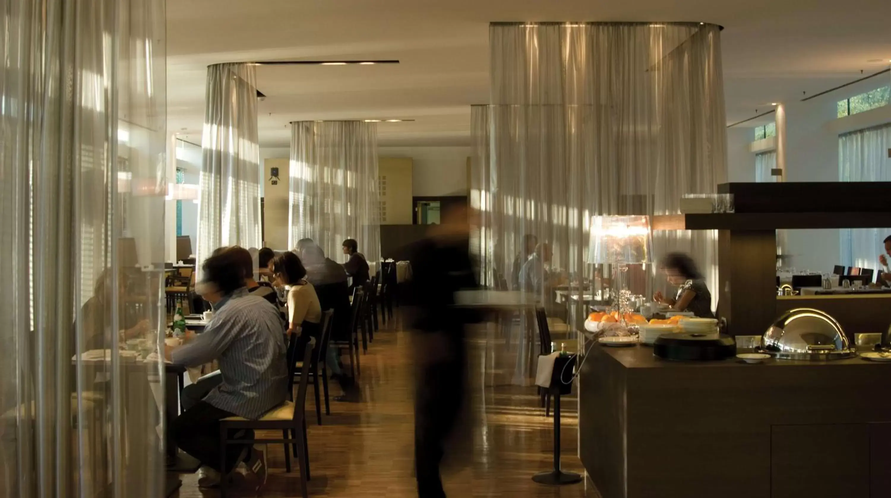 Restaurant/Places to Eat in DoubleTree By Hilton Milan