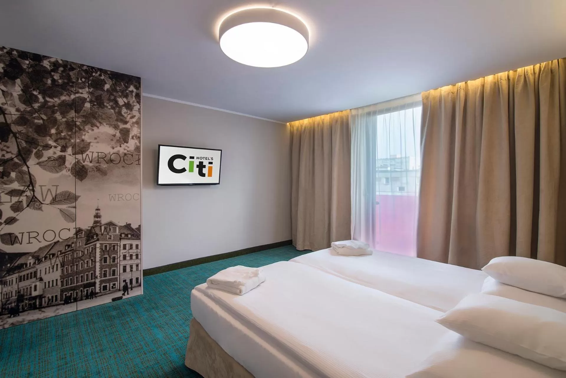 Bedroom, Bed in Citi Hotel's Wrocław