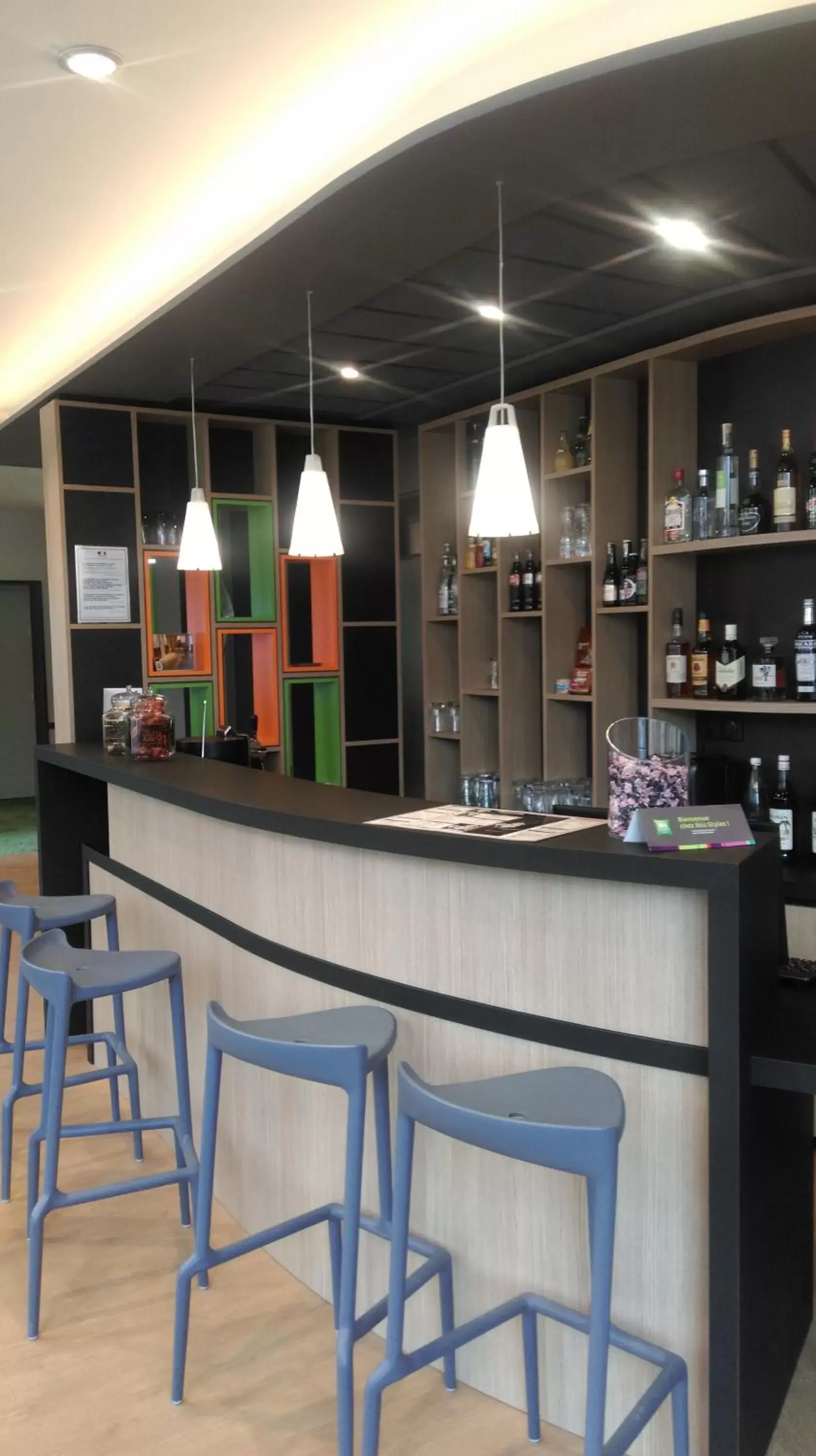 Lounge or bar, Lounge/Bar in ibis Styles Moulins Centre
