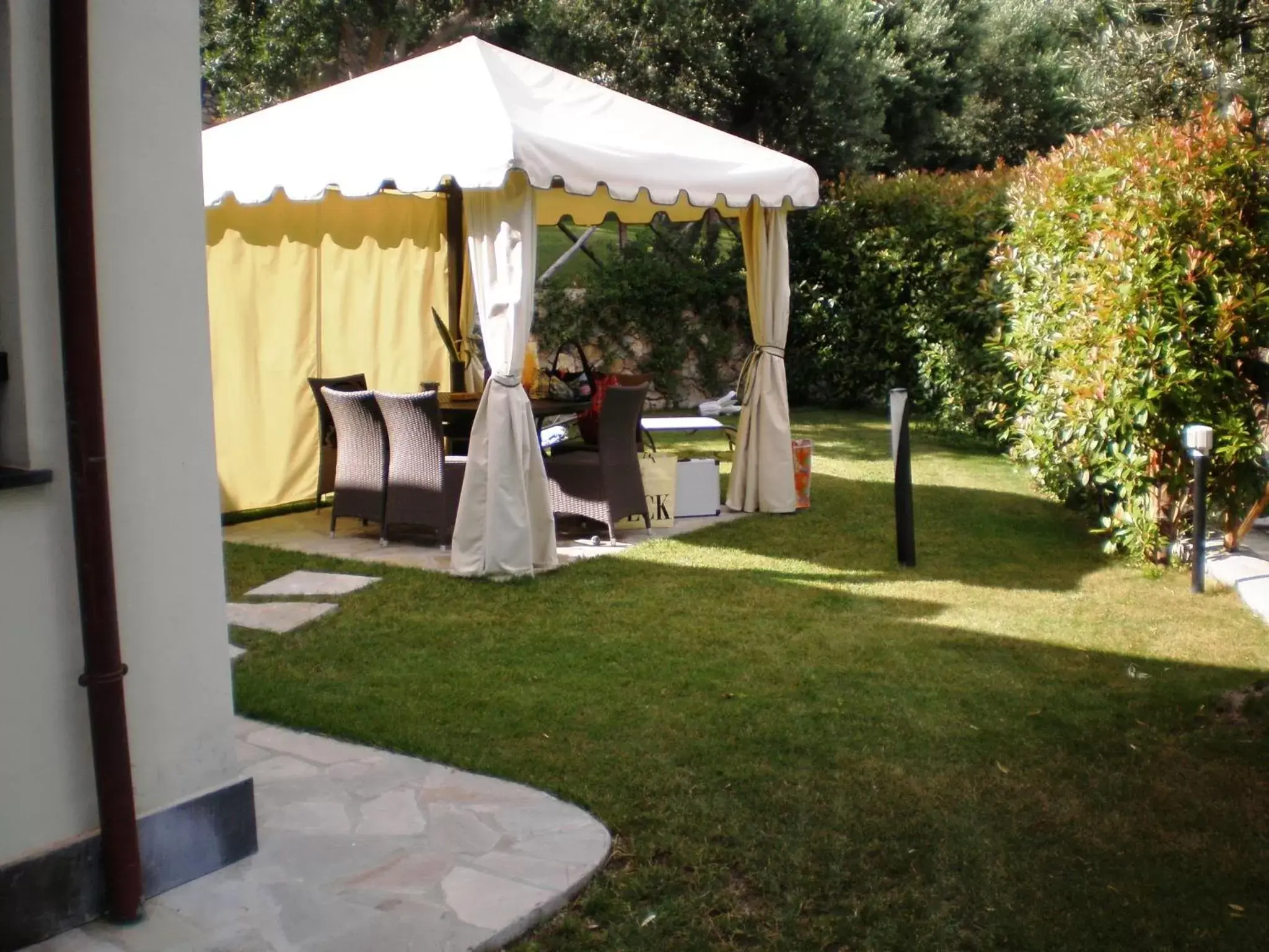 Garden, Banquet Facilities in Villa Degli Ulivi B&B